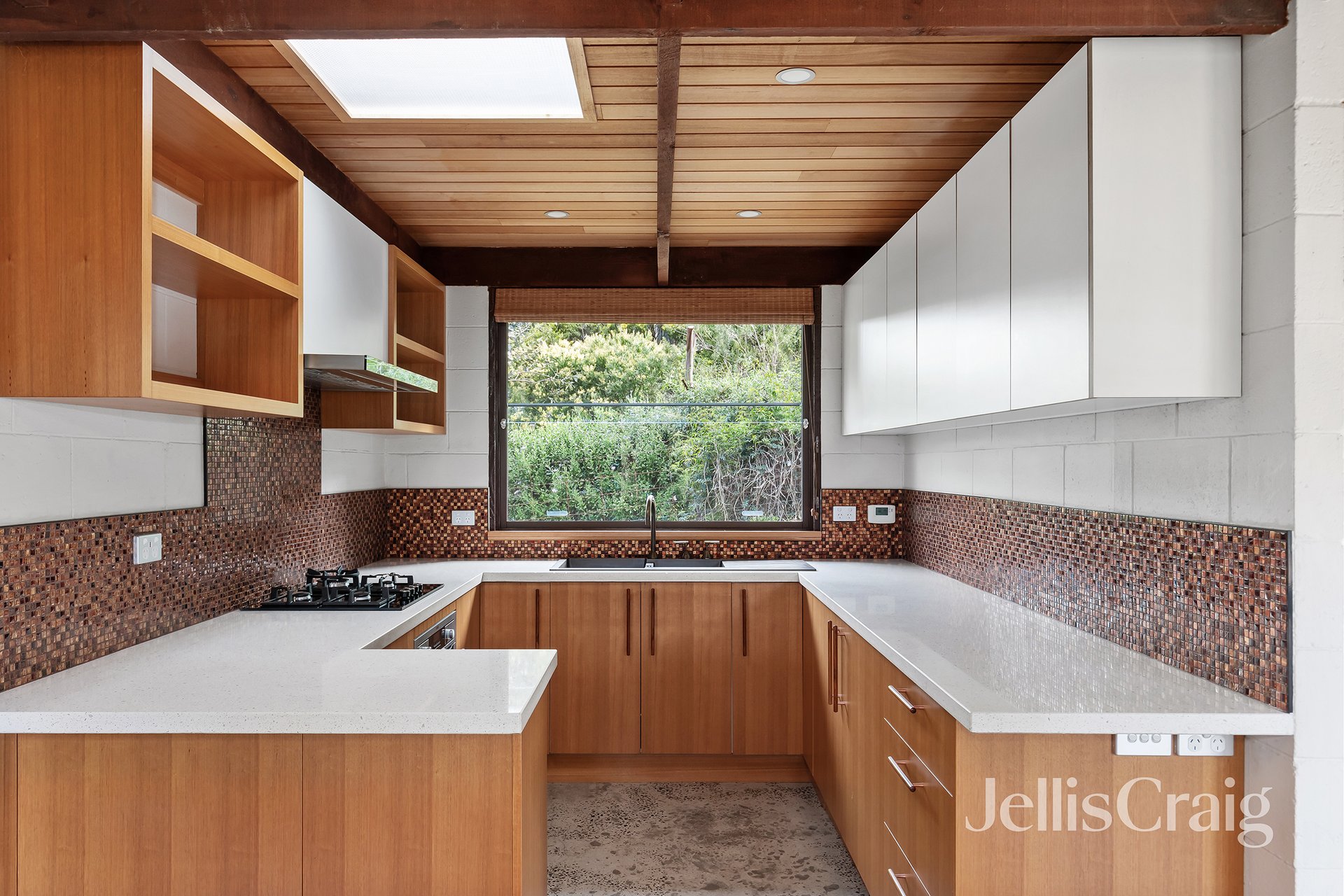 12 Hillcrest Road, Eltham North image 3