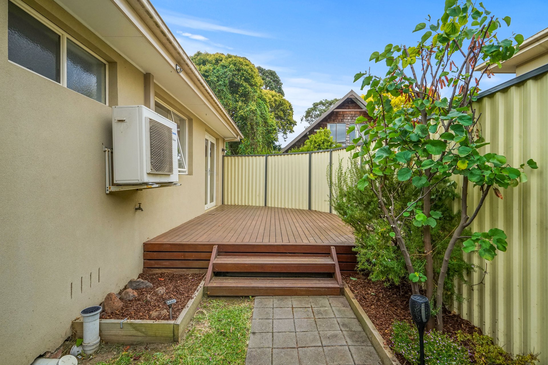 1/2 Hilton Street, Mount Waverley image 9