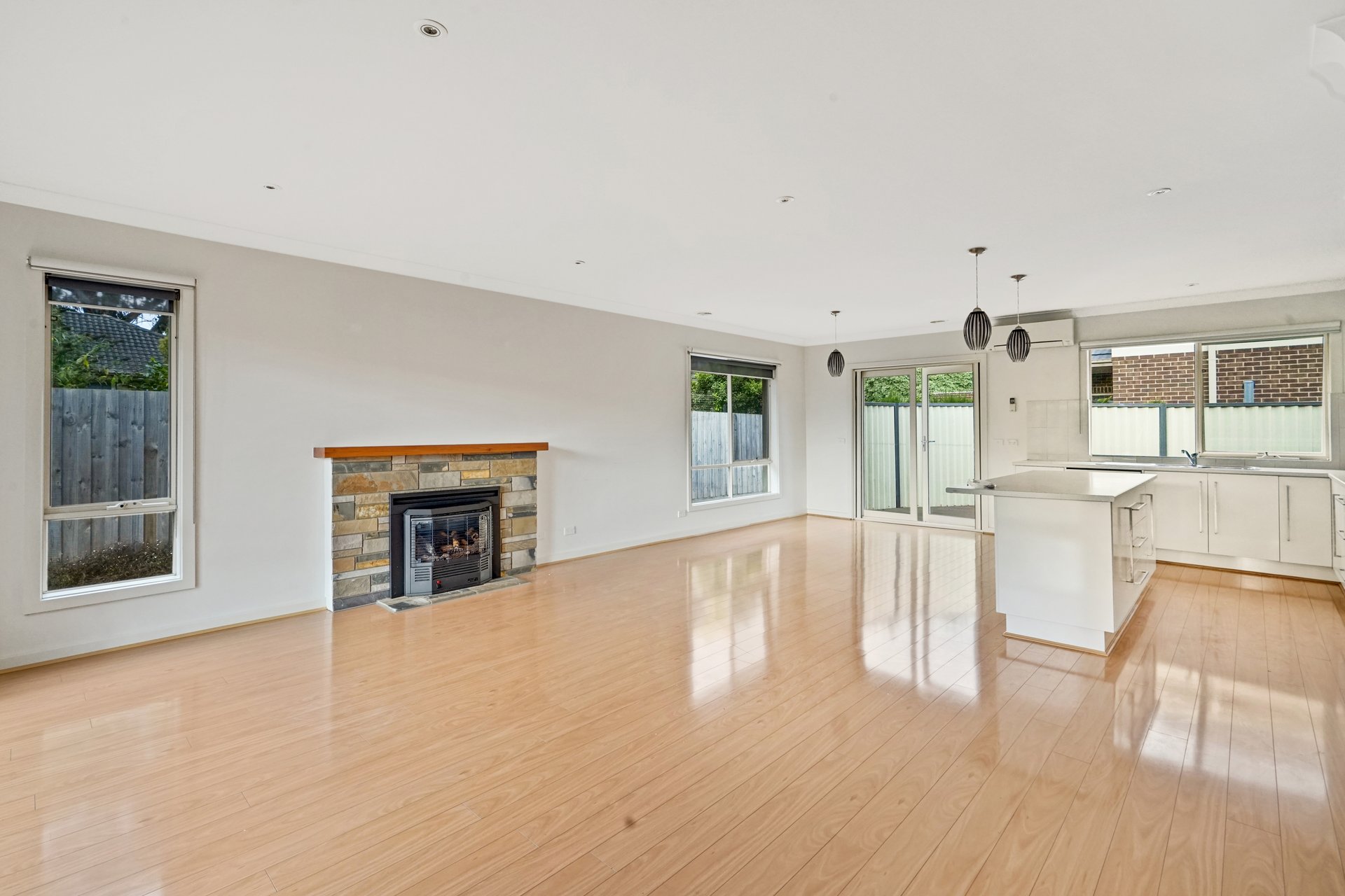 1/2 Hilton Street, Mount Waverley image 3