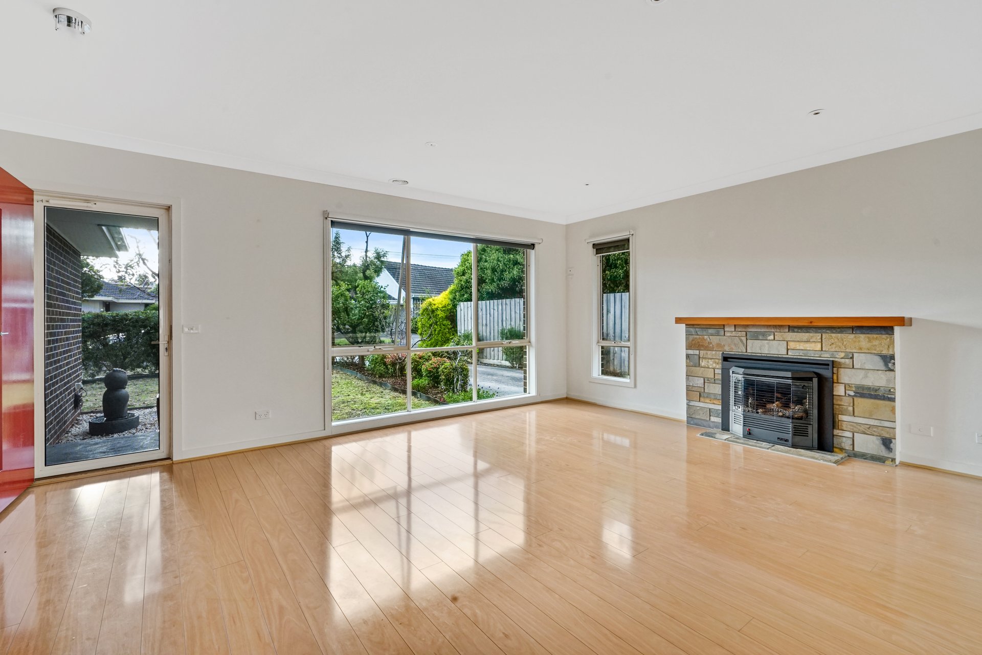 1/2 Hilton Street, Mount Waverley image 5