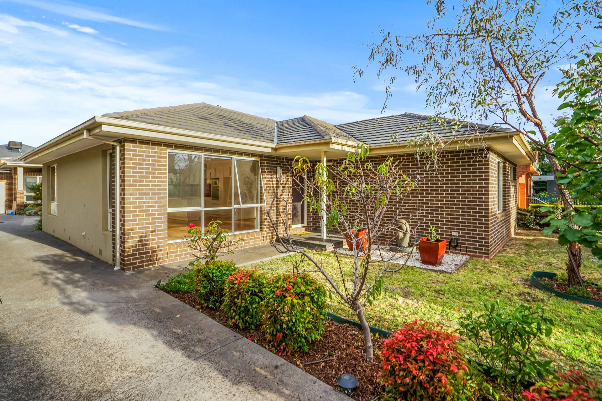 1/2 Hilton Street, Mount Waverley image 1