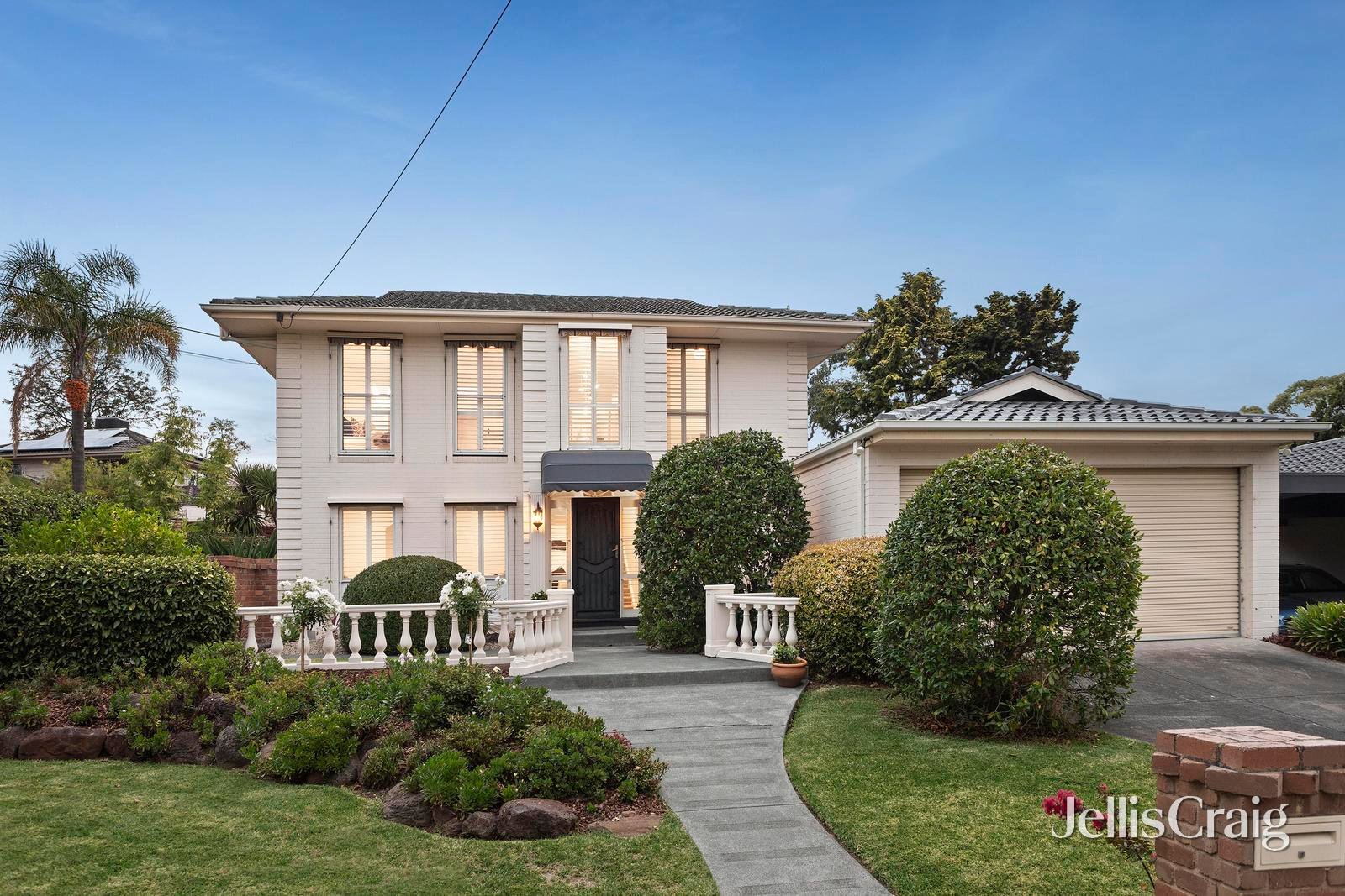 12 Holly Green Close, Donvale image 1