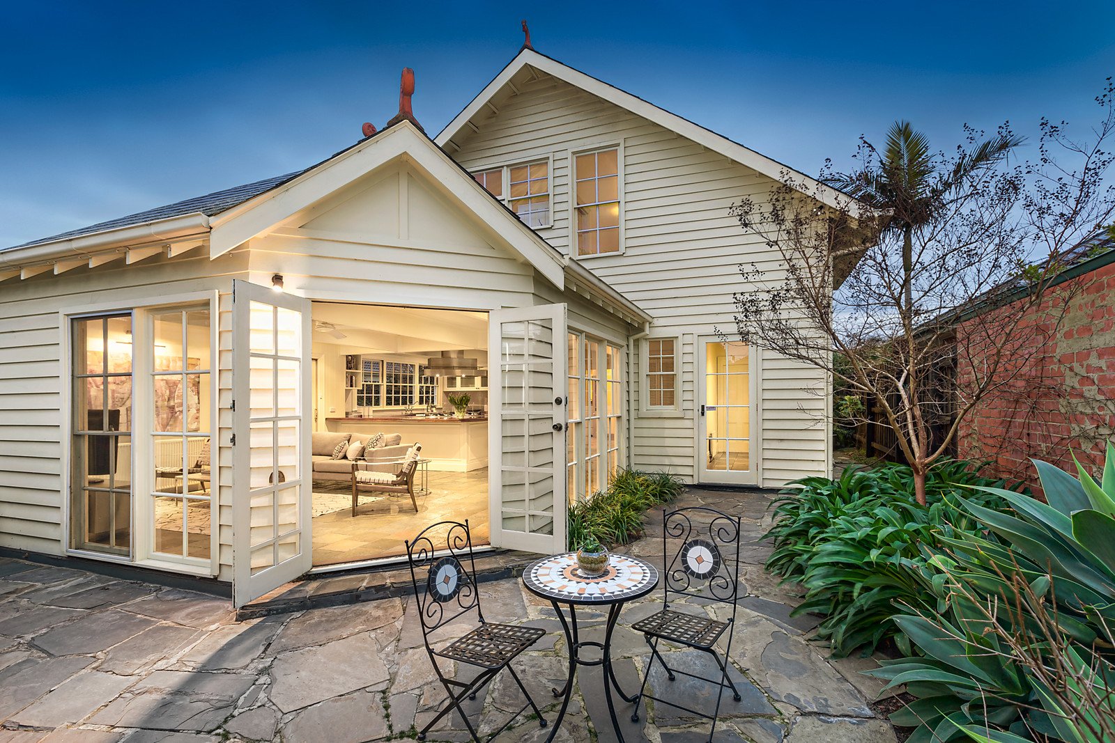 12 Hopetoun Street, Elsternwick image 2