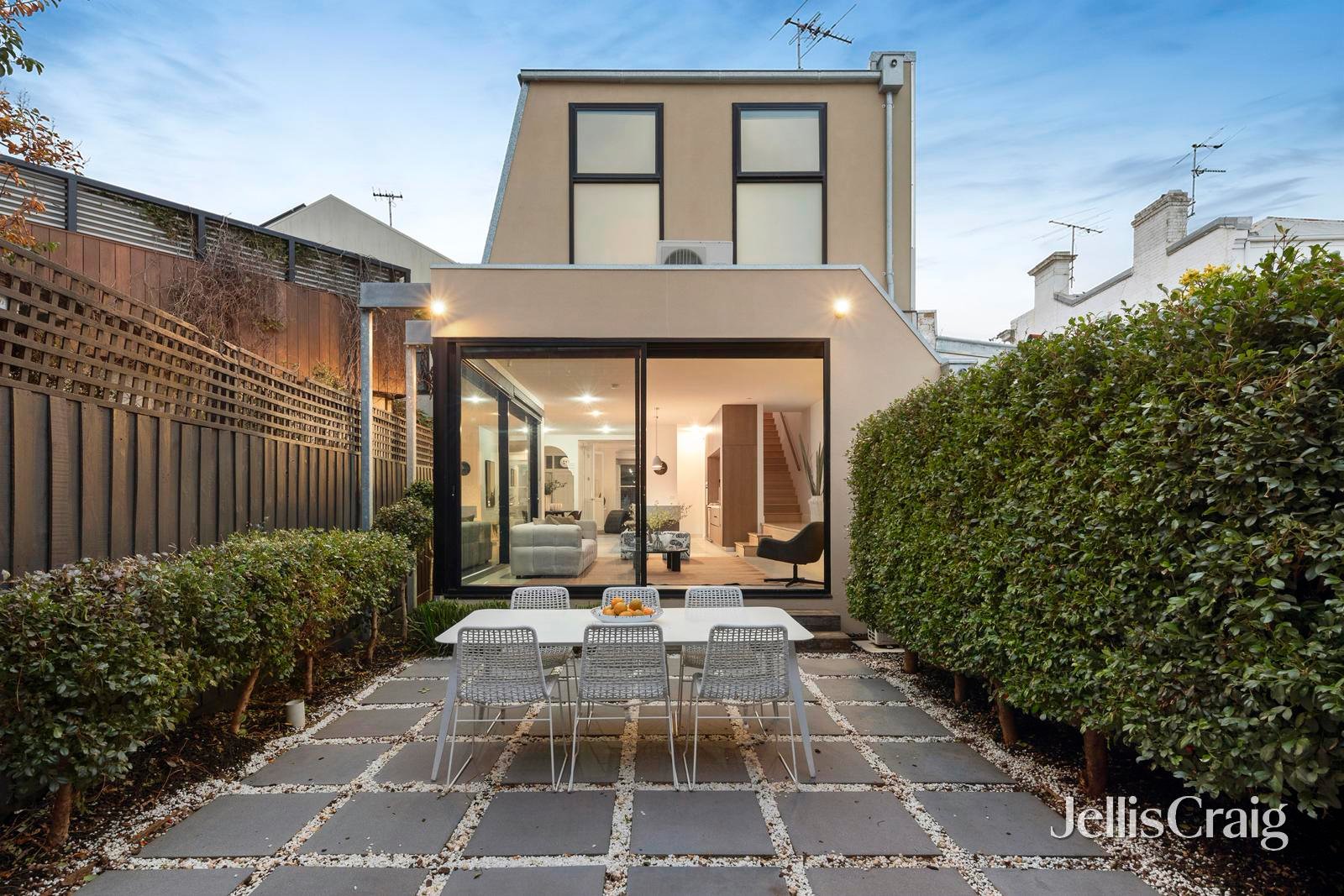 12 Howe Crescent, South&nbsp;Melbourne image 17