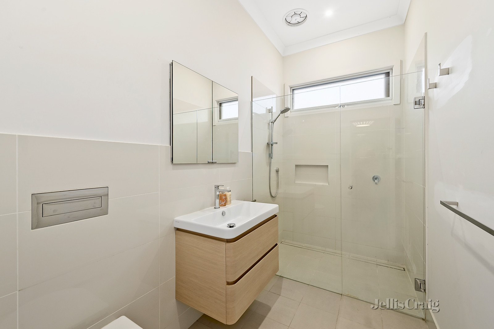 12 Howie Street, Glen Iris image 6