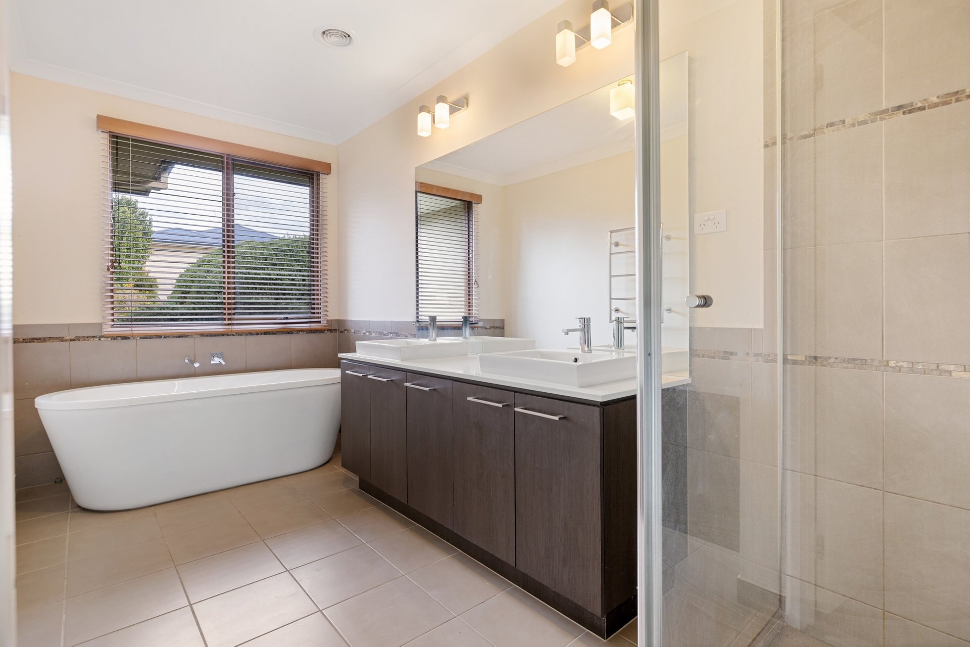 Property Gallery Thumbnail 7