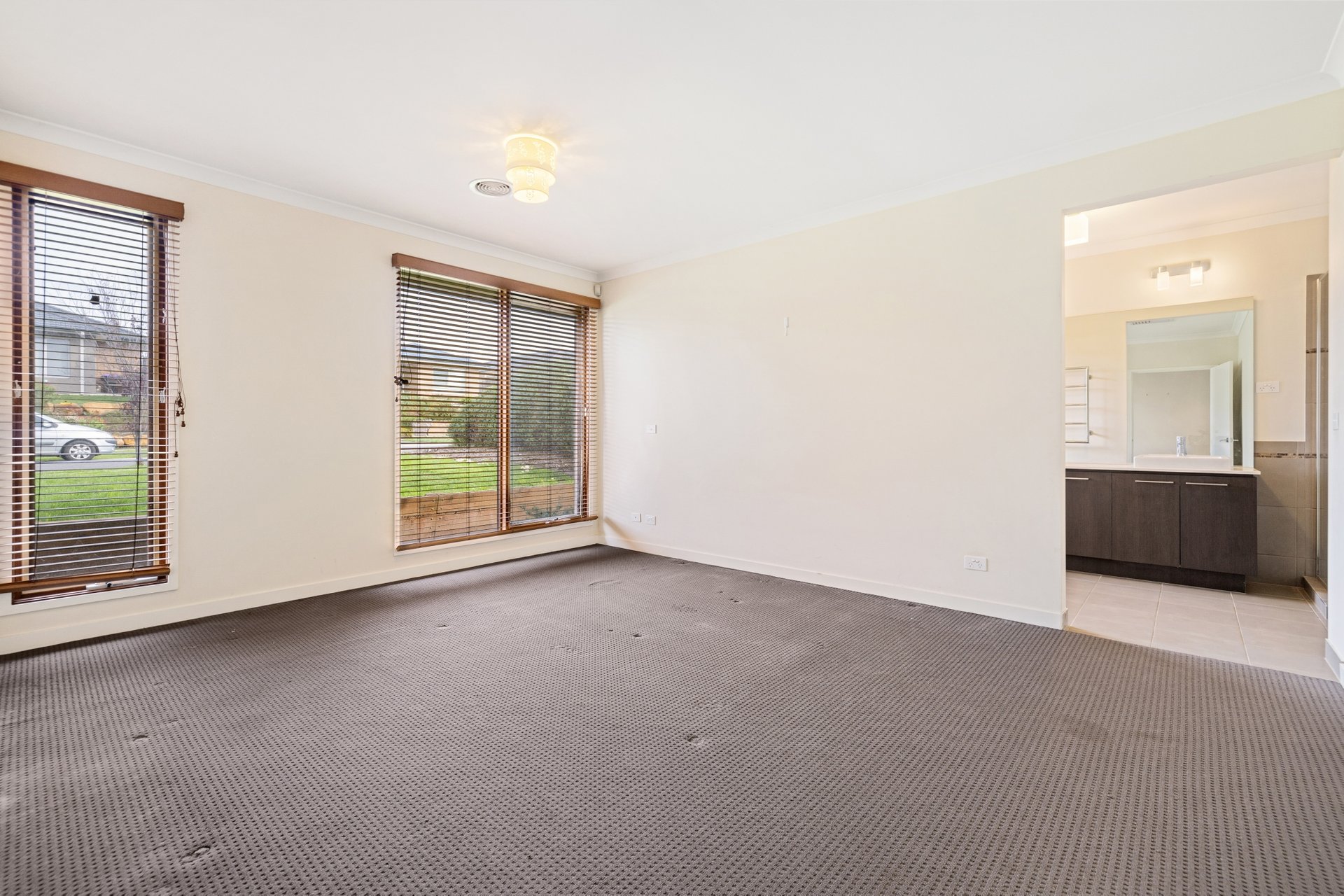 Property Gallery Thumbnail 5