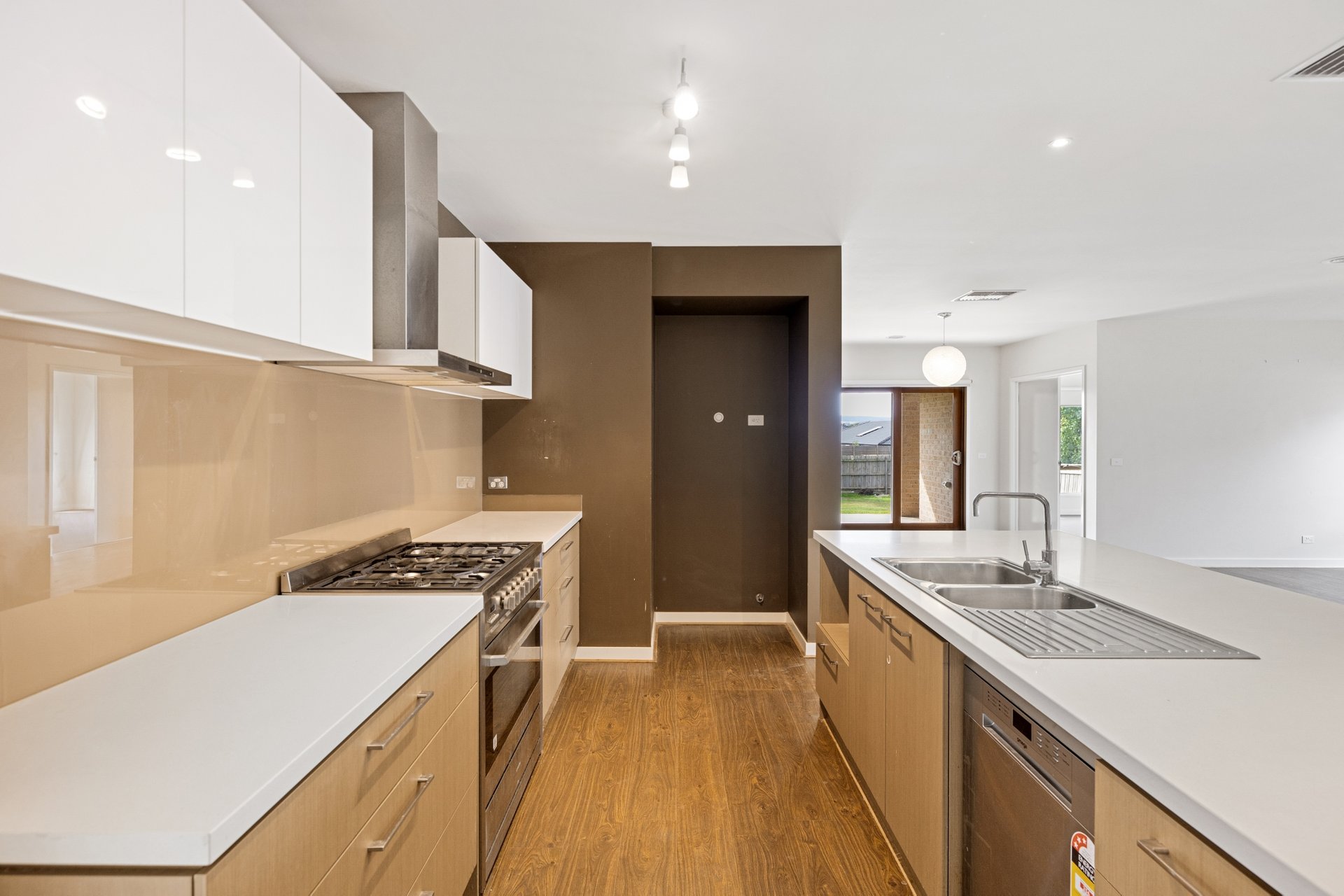 Property Gallery Thumbnail 6