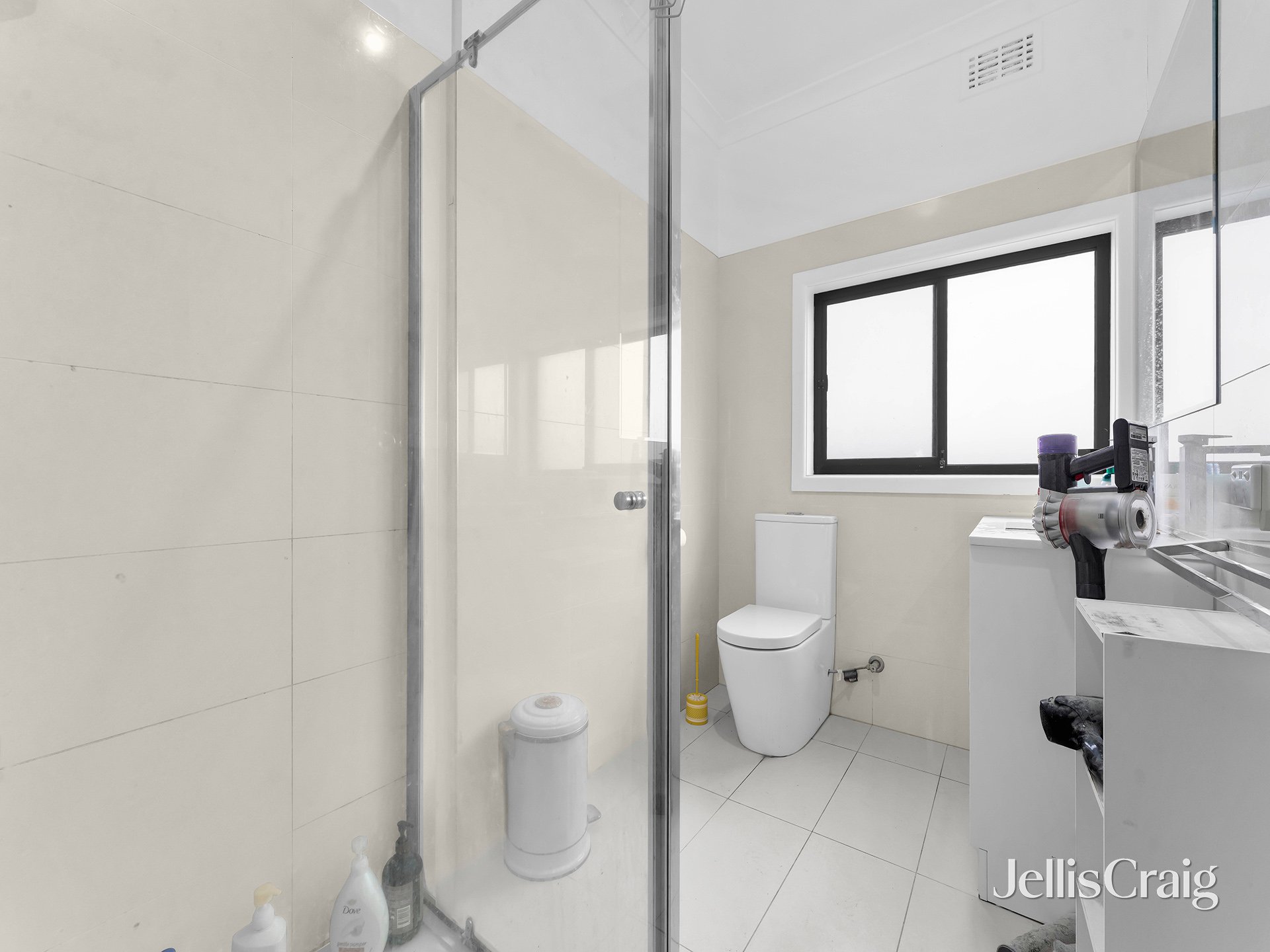 12 Ingram Avenue, Glen&nbsp;Waverley image 6