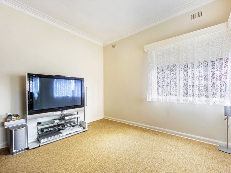 12 Jenner Street, Blackburn South image 4