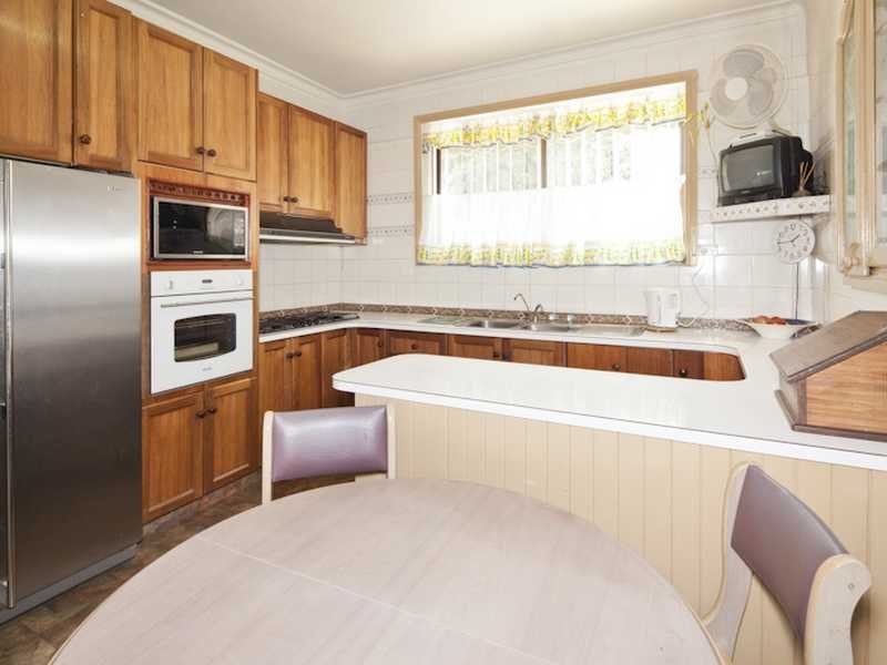 12 June Avenue, Hamlyn Heights image 4