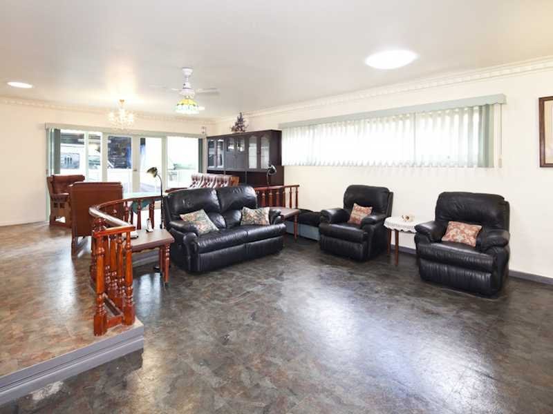 12 June Avenue, Hamlyn Heights image 5