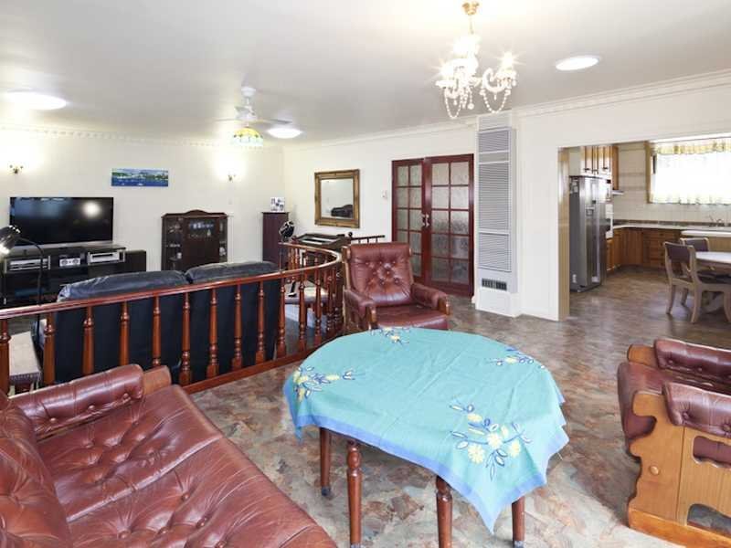 12 June Avenue, Hamlyn Heights image 6