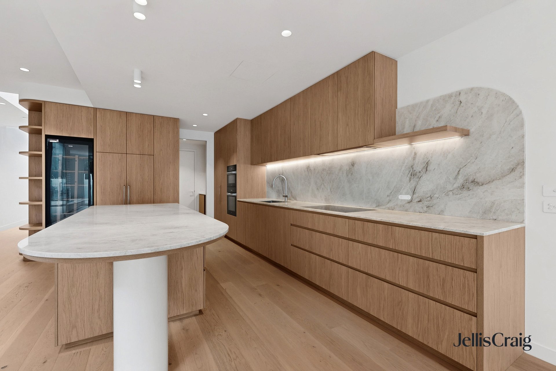 12 Kendall Street, Elwood image 2