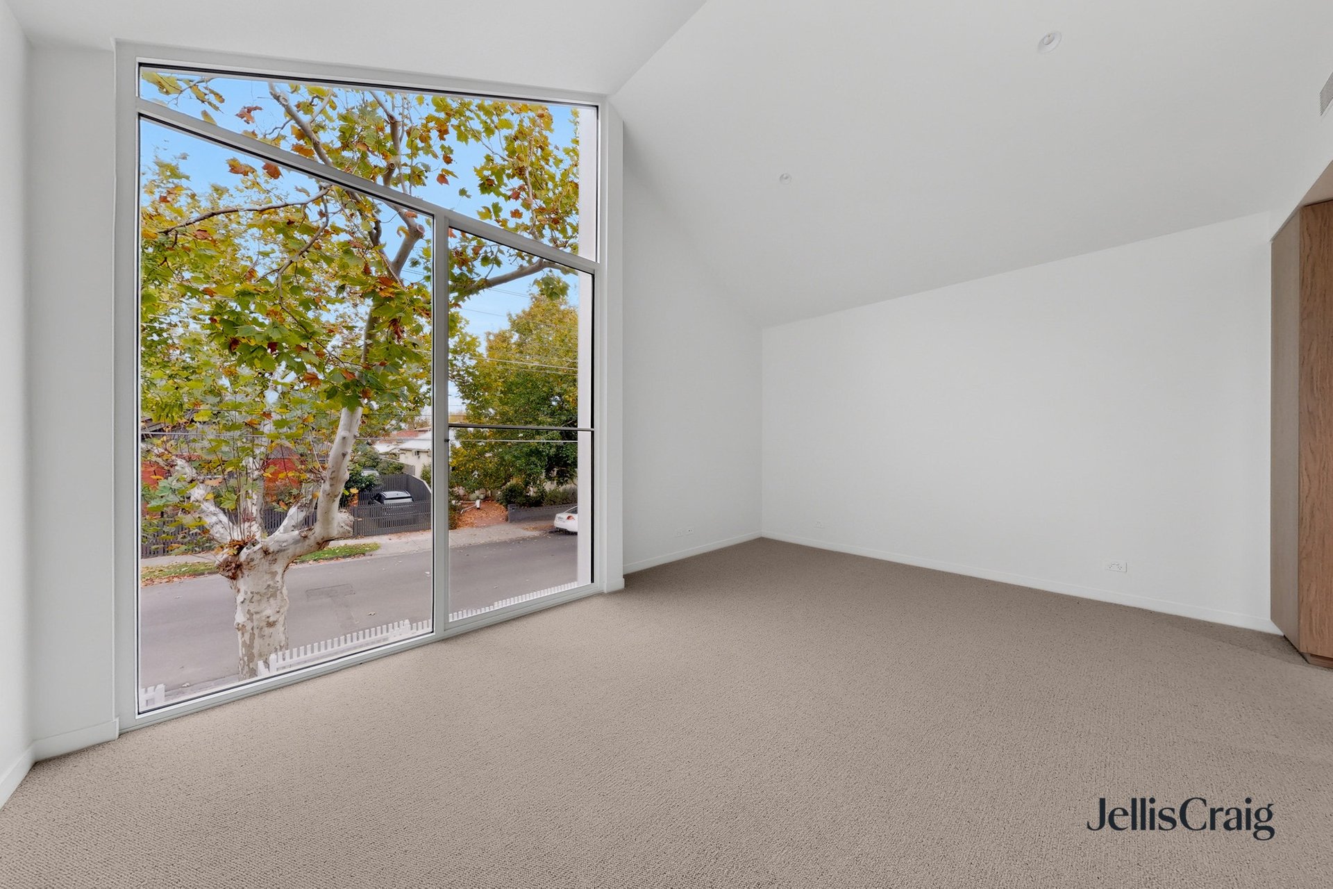 12 Kendall Street, Elwood image 8