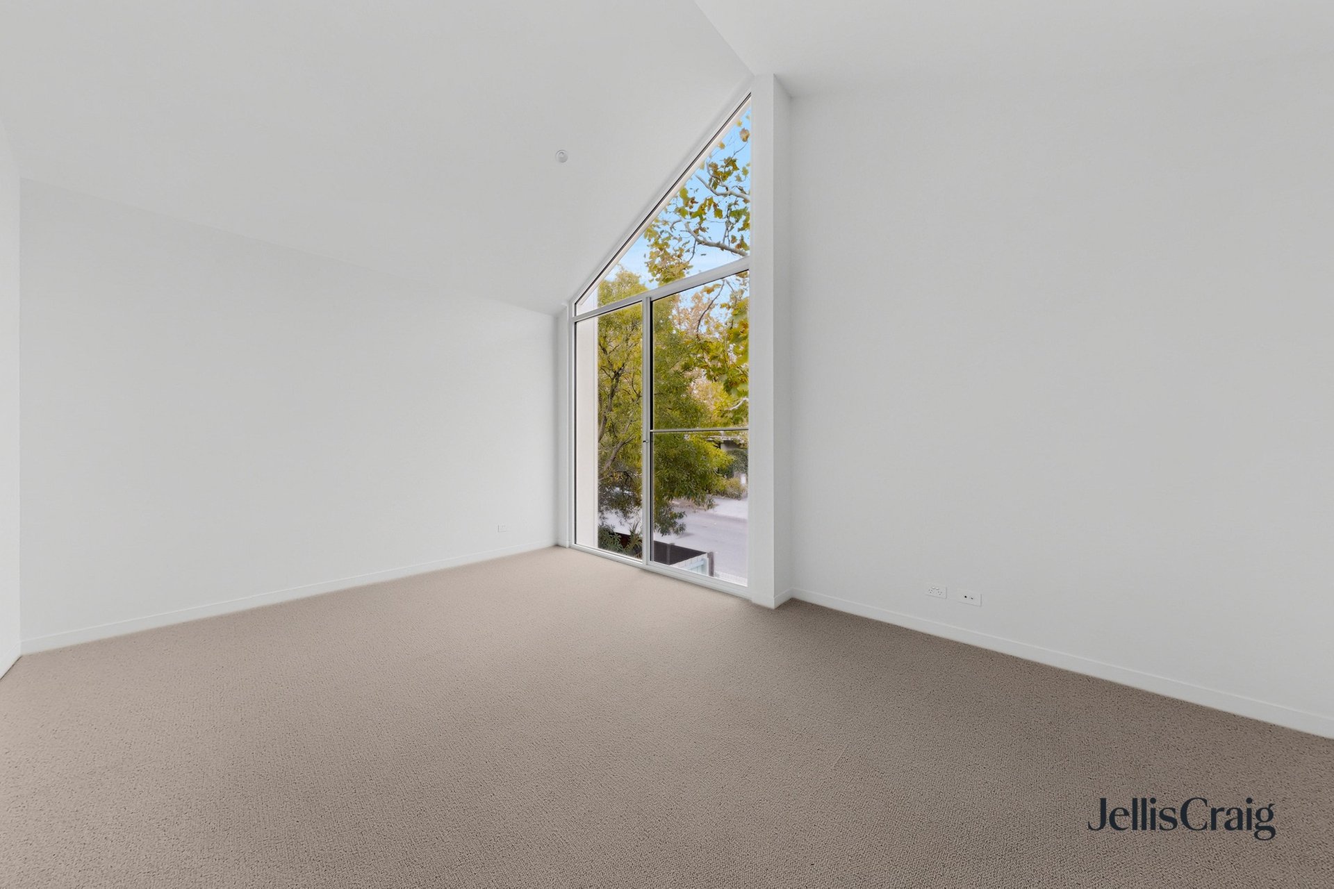 12 Kendall Street, Elwood image 14