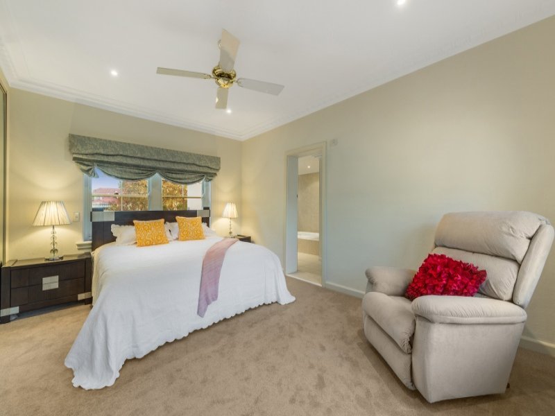 12 Kenmare Street, Mont Albert image 8