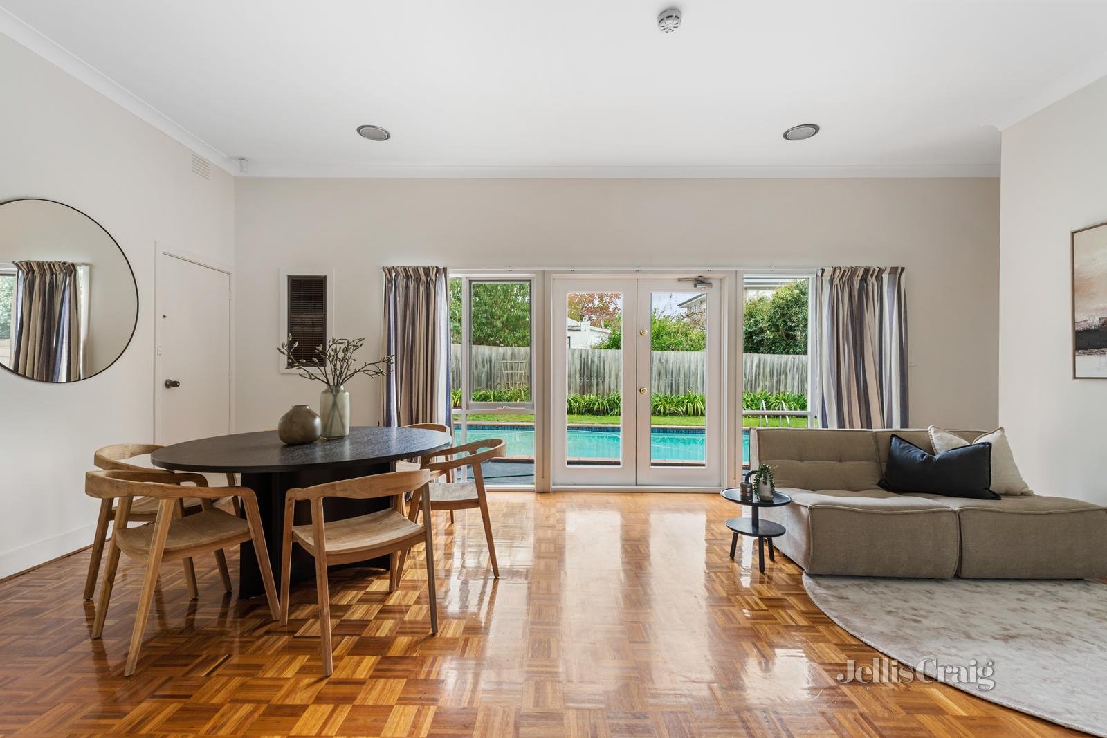 12 Kennealy Street, Surrey Hills image 15