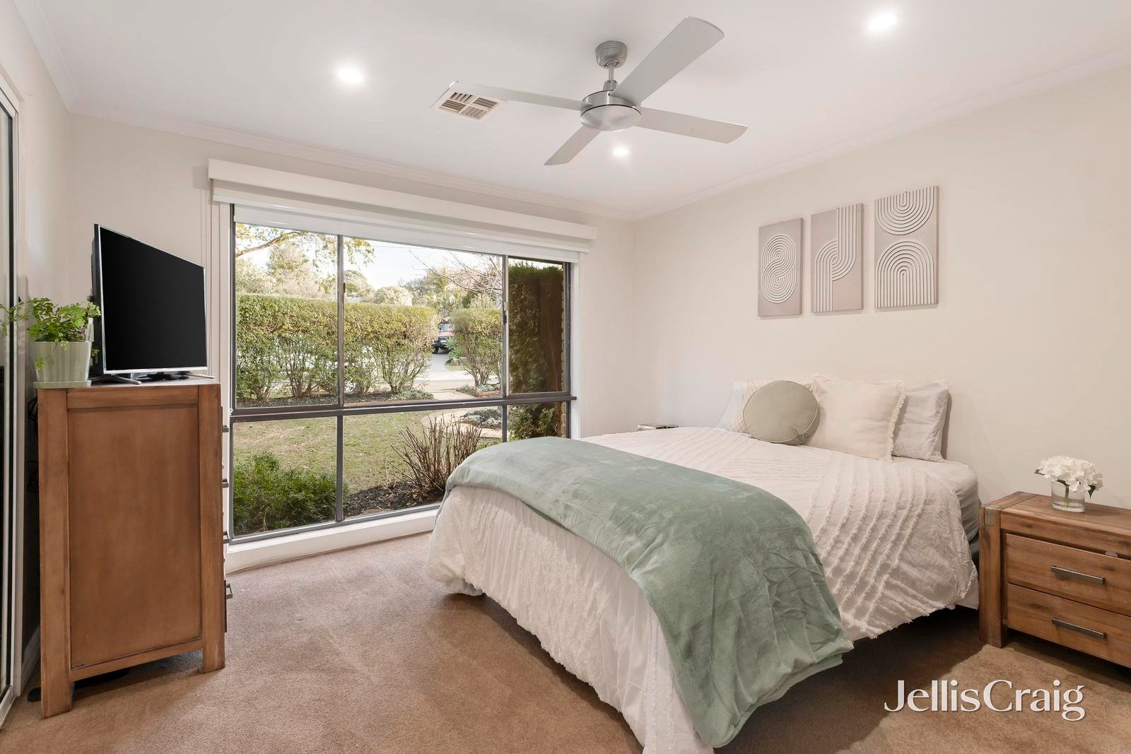 12 Kingsbridge Court, Croydon Hills image 8