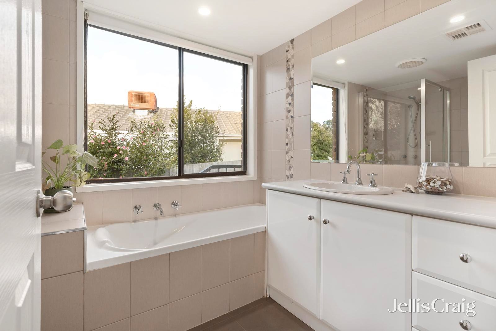 12 Kingsbridge Court, Croydon Hills image 12