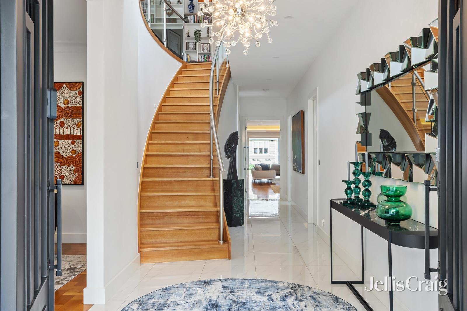 12 Kinsale Crescent, Balwyn image 2