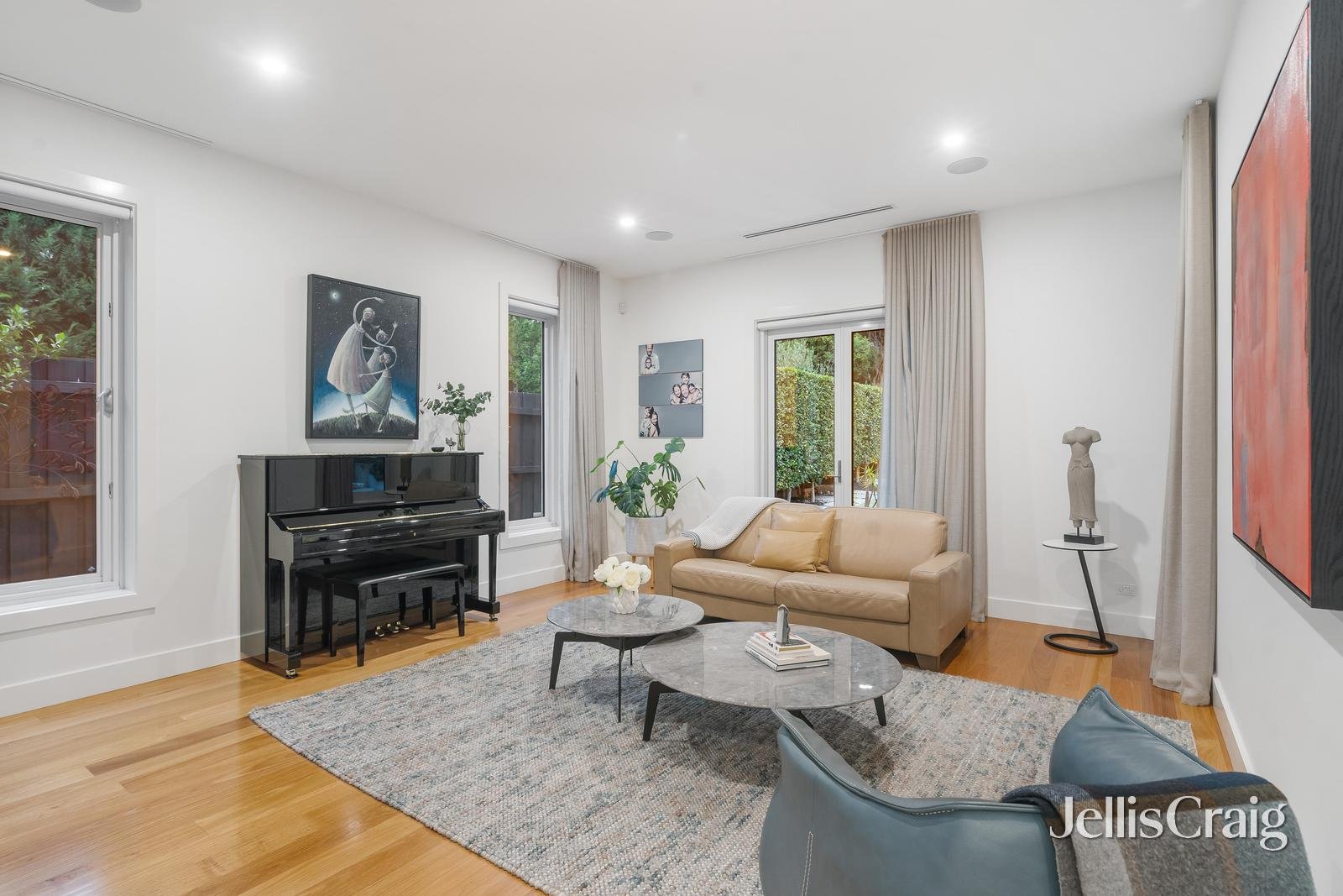 12 Kinsale Crescent, Balwyn image 5
