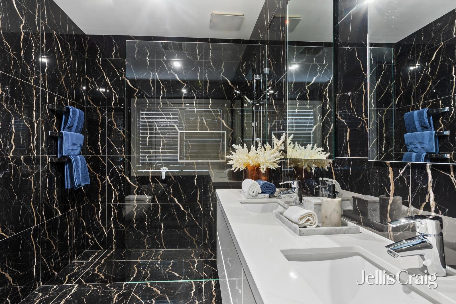 12 Kinsale Crescent, Balwyn image 13