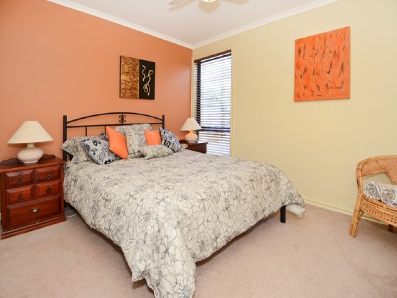 12 Lancaster Avenue, Newcomb image 9