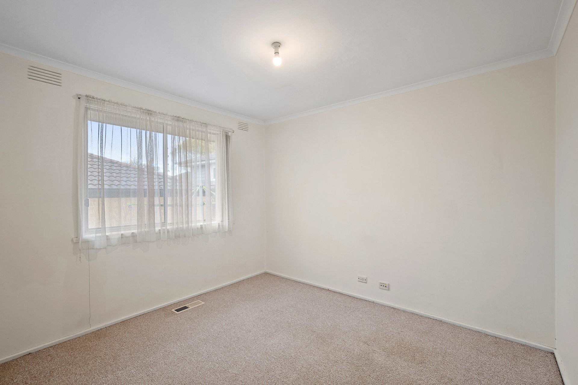 12 Lansell Road, Mooroolbark image 9