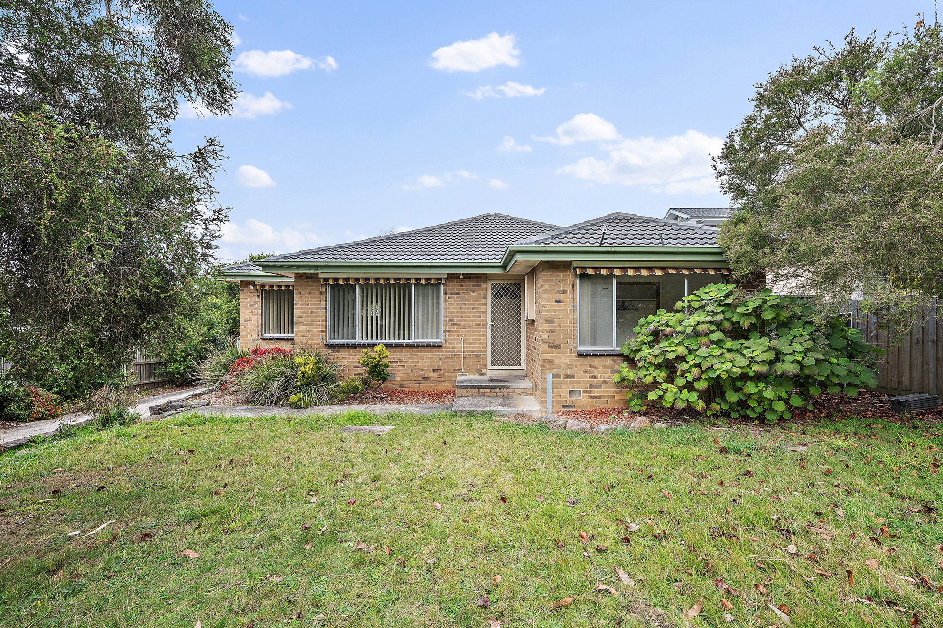 12 Lansell Road, Mooroolbark image 1