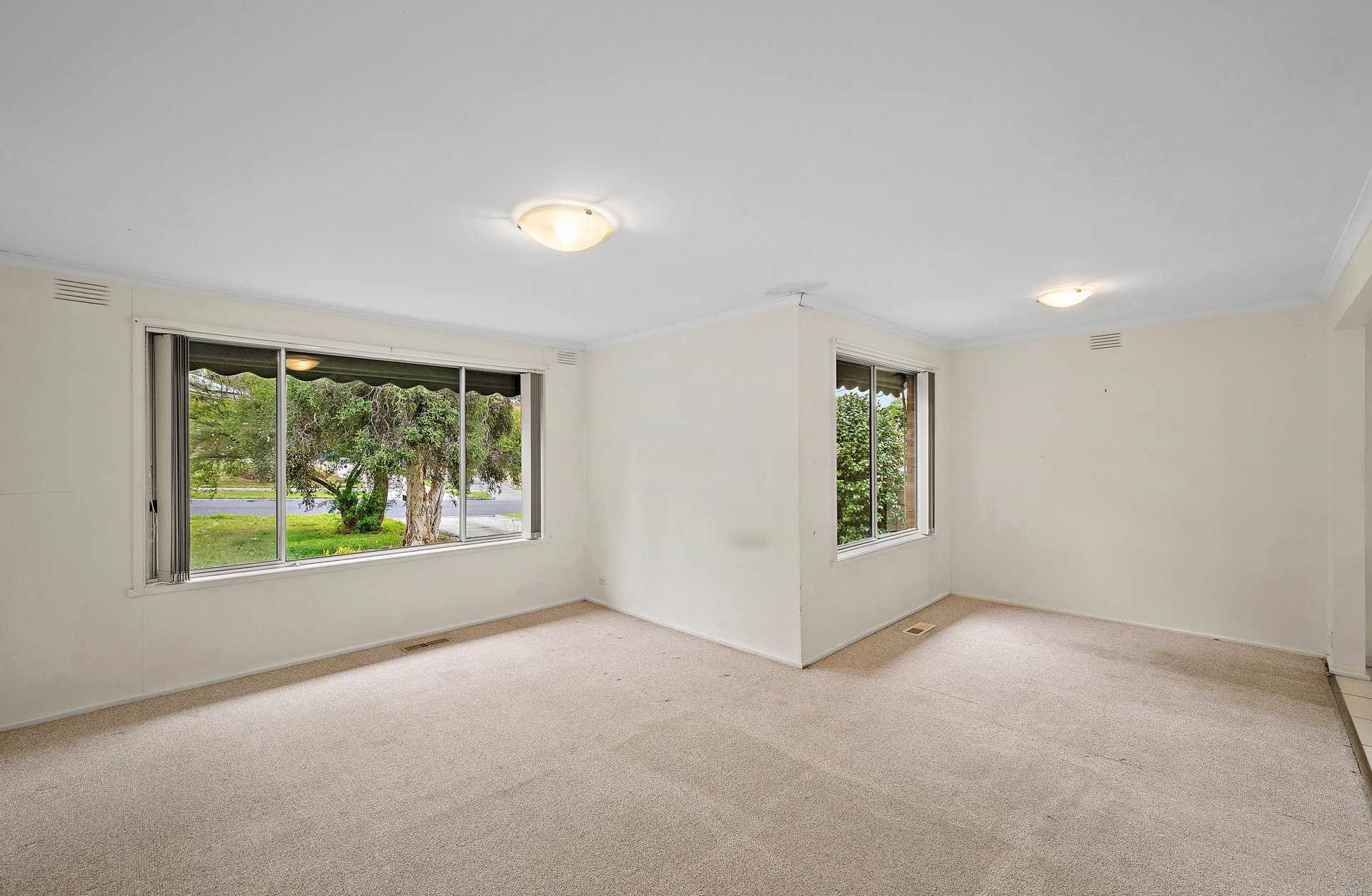 12 Lansell Road, Mooroolbark image 4