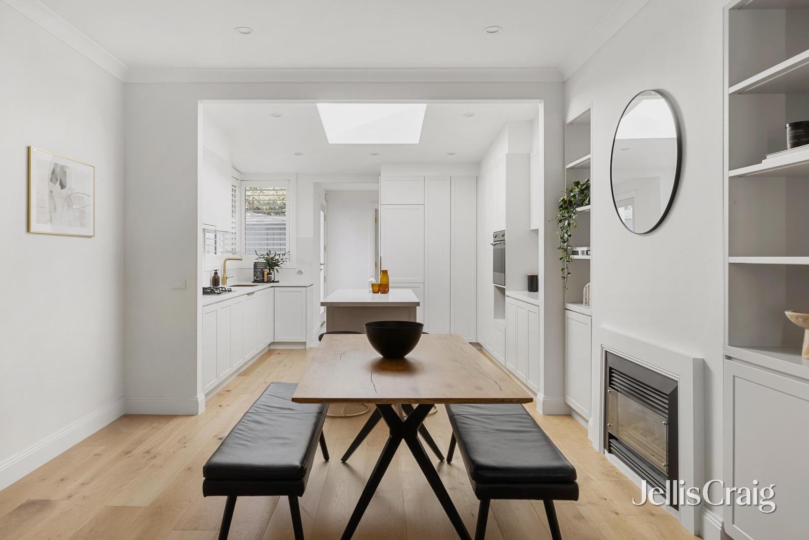 12 Latrobe Street East, Prahran image 2