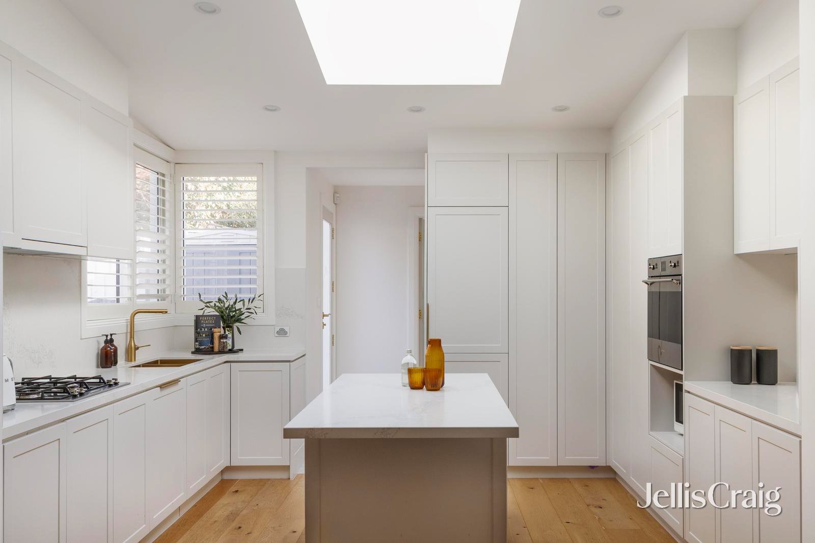 12 Latrobe Street East, Prahran image 4