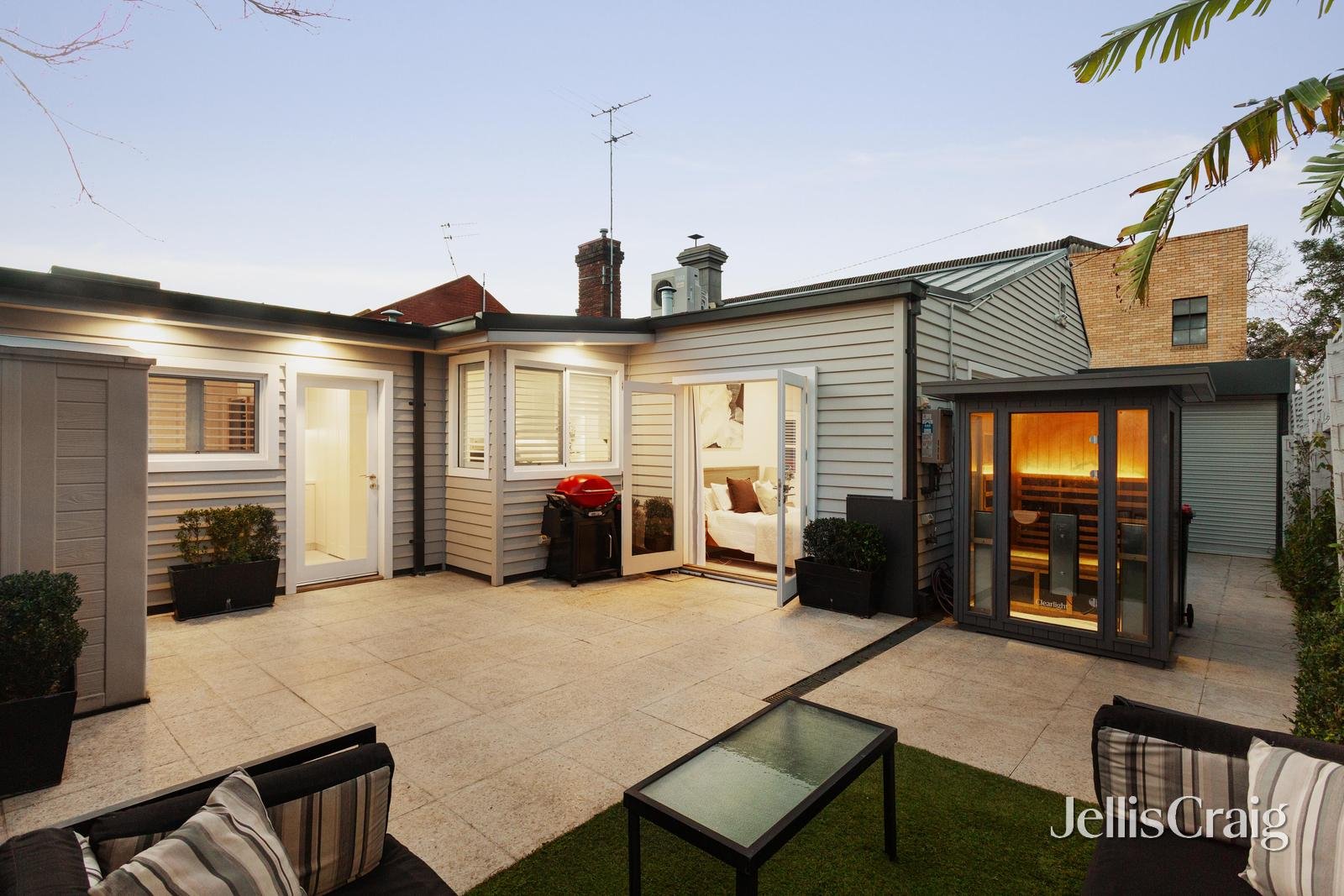 12 Latrobe Street East, Prahran image 11