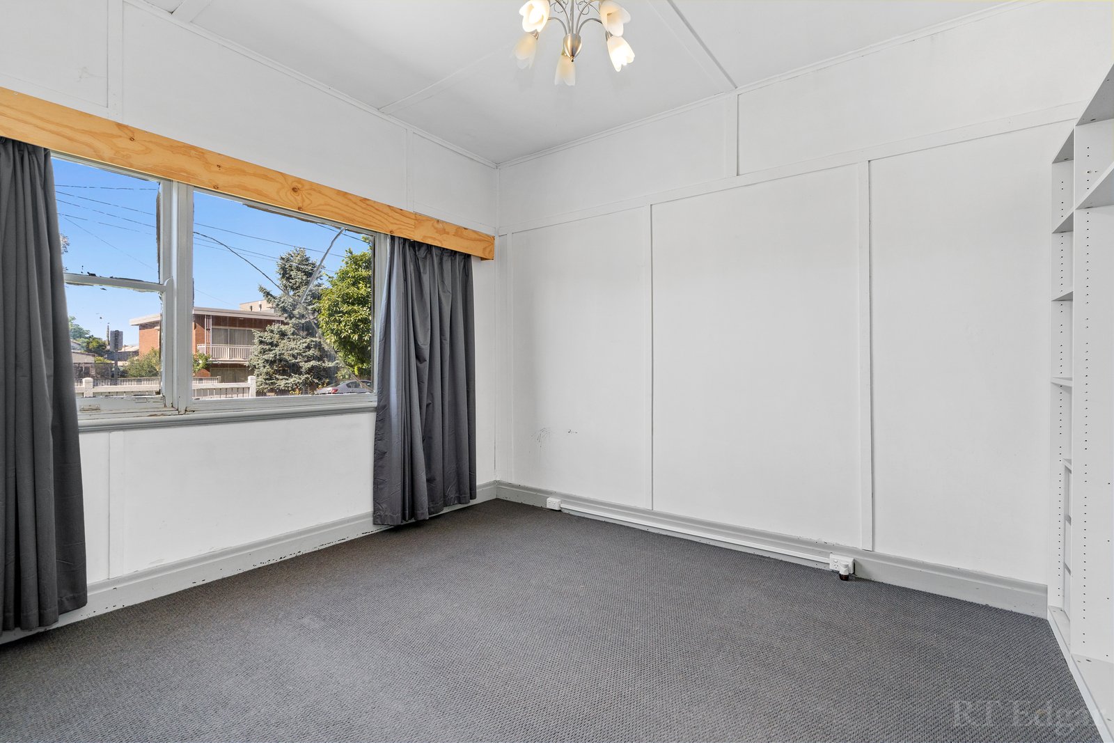Property Gallery Thumbnail 7