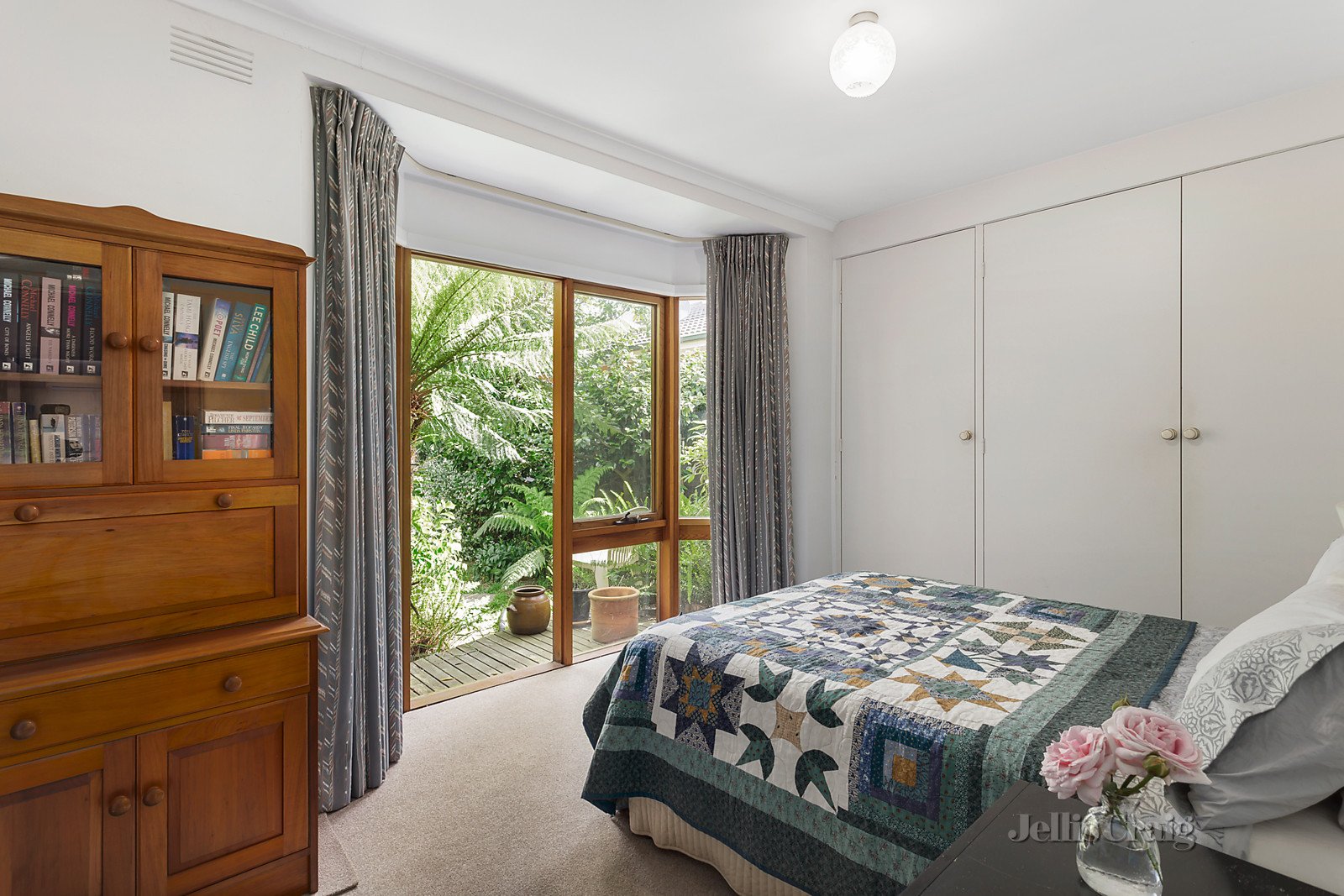 12 Lemana Crescent, Mount Waverley image 8