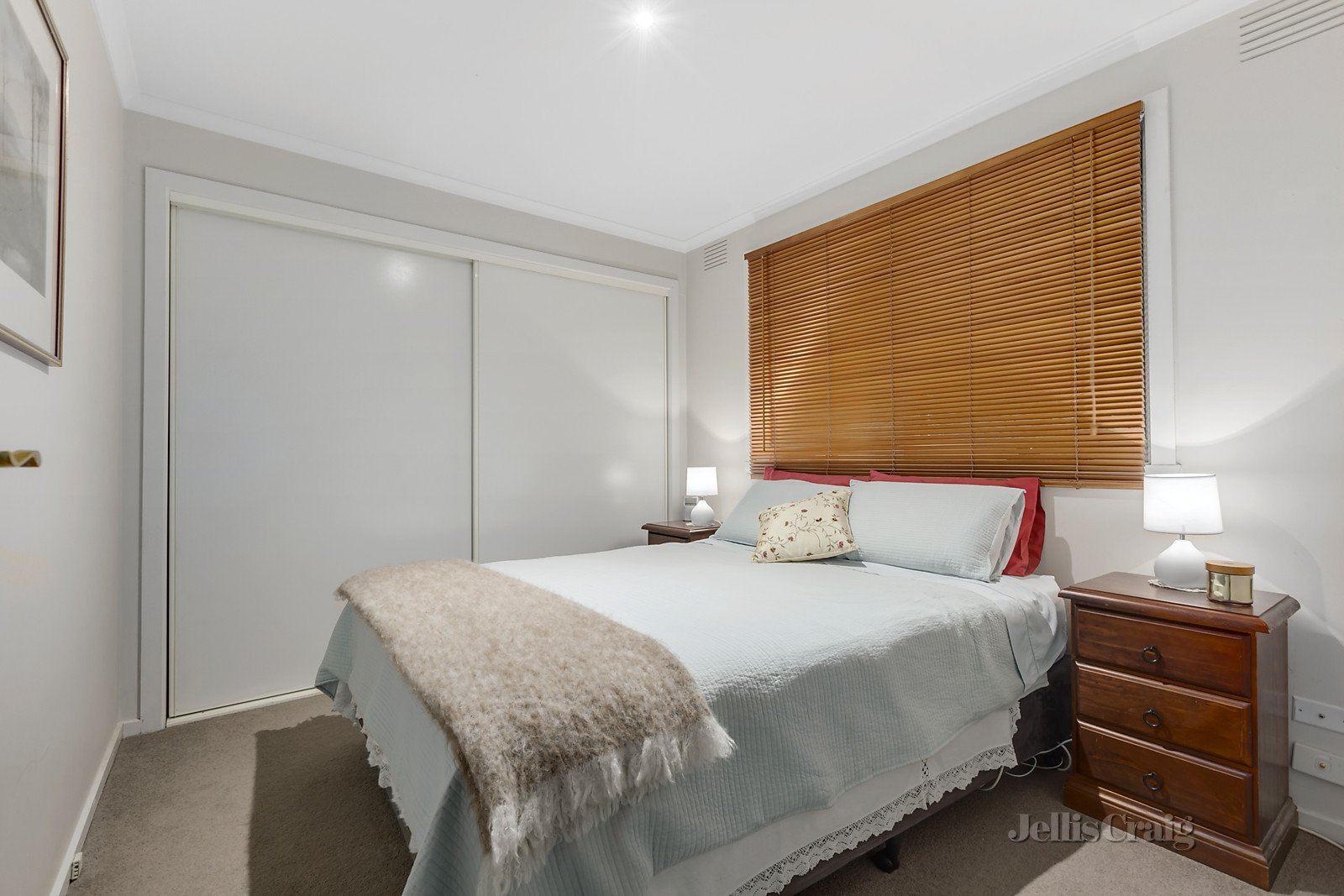 12 Lilian Parade, Eltham image 8