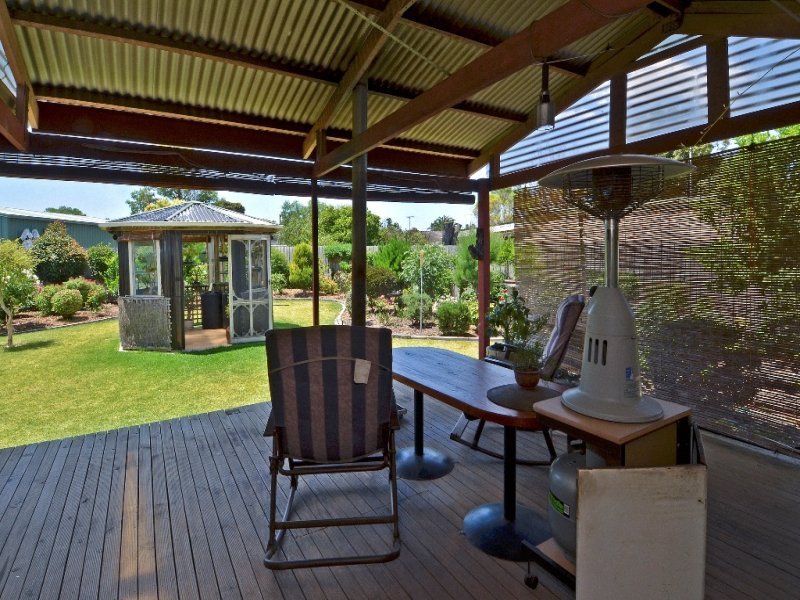 12 Lime Crescent, Lara image 11