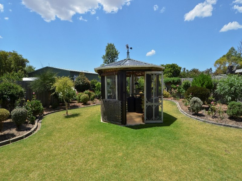 12 Lime Crescent, Lara image 12