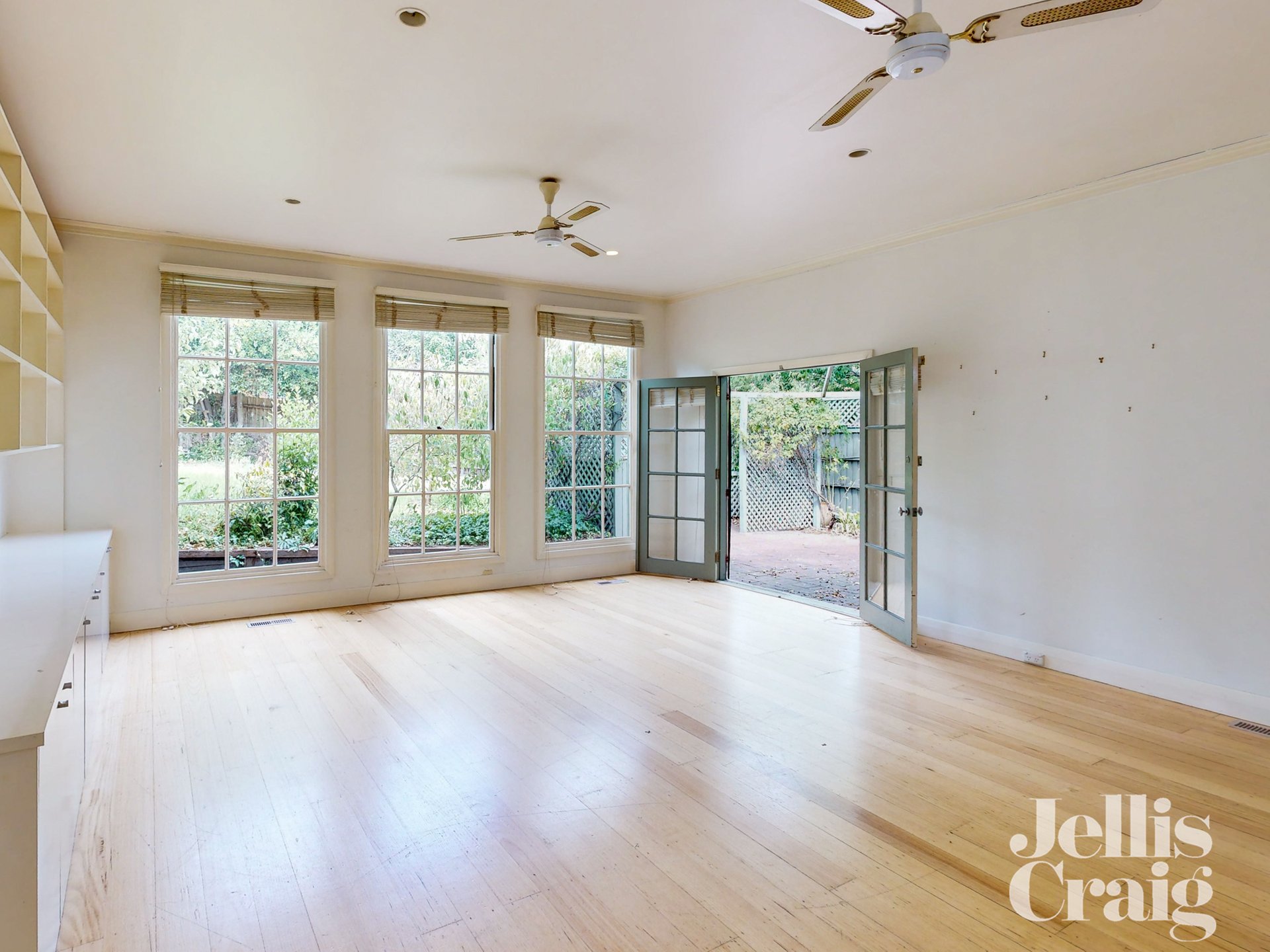 12 Lincoln Street, Glen Iris image 2