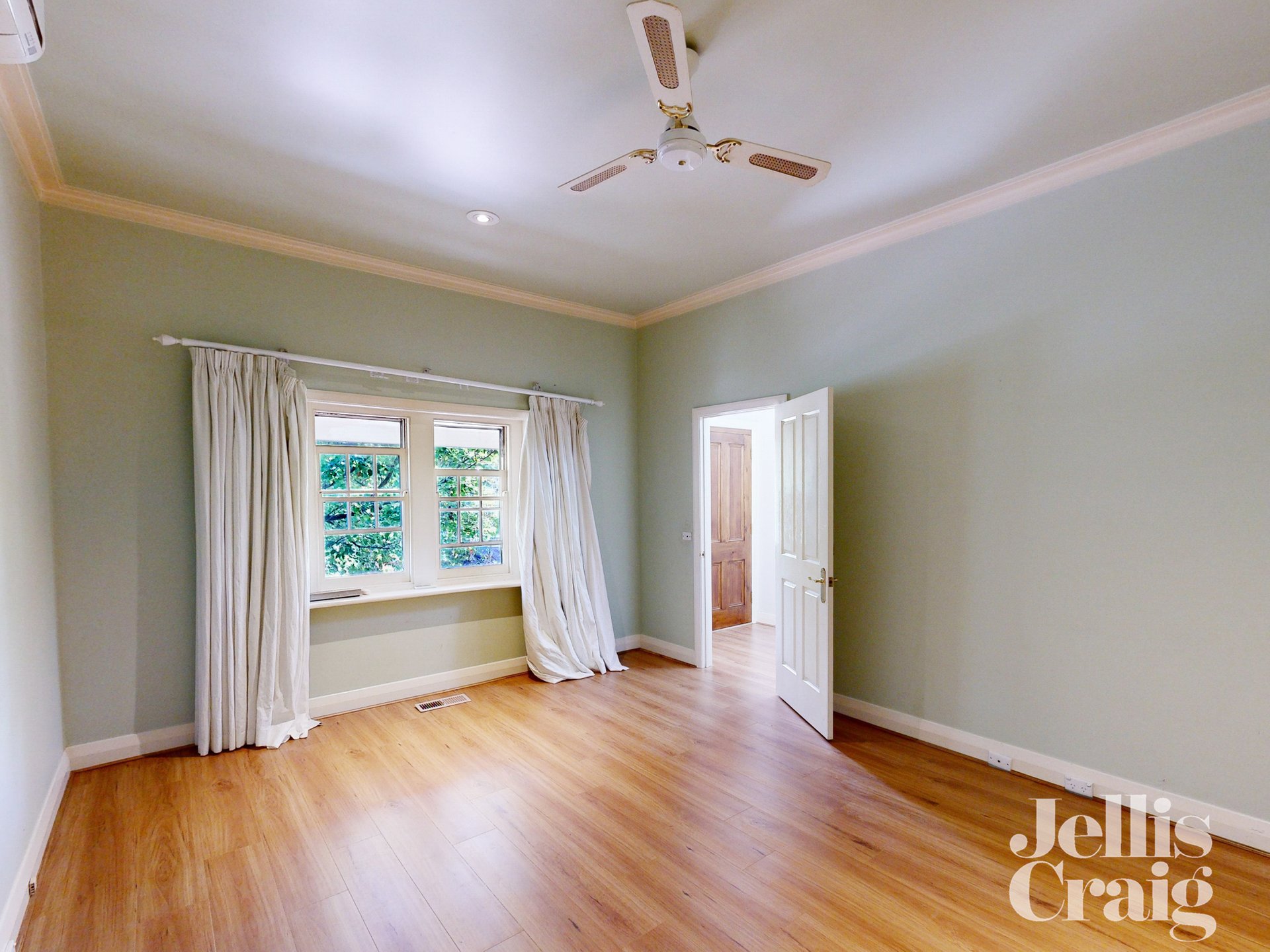 12 Lincoln Street, Glen Iris image 5