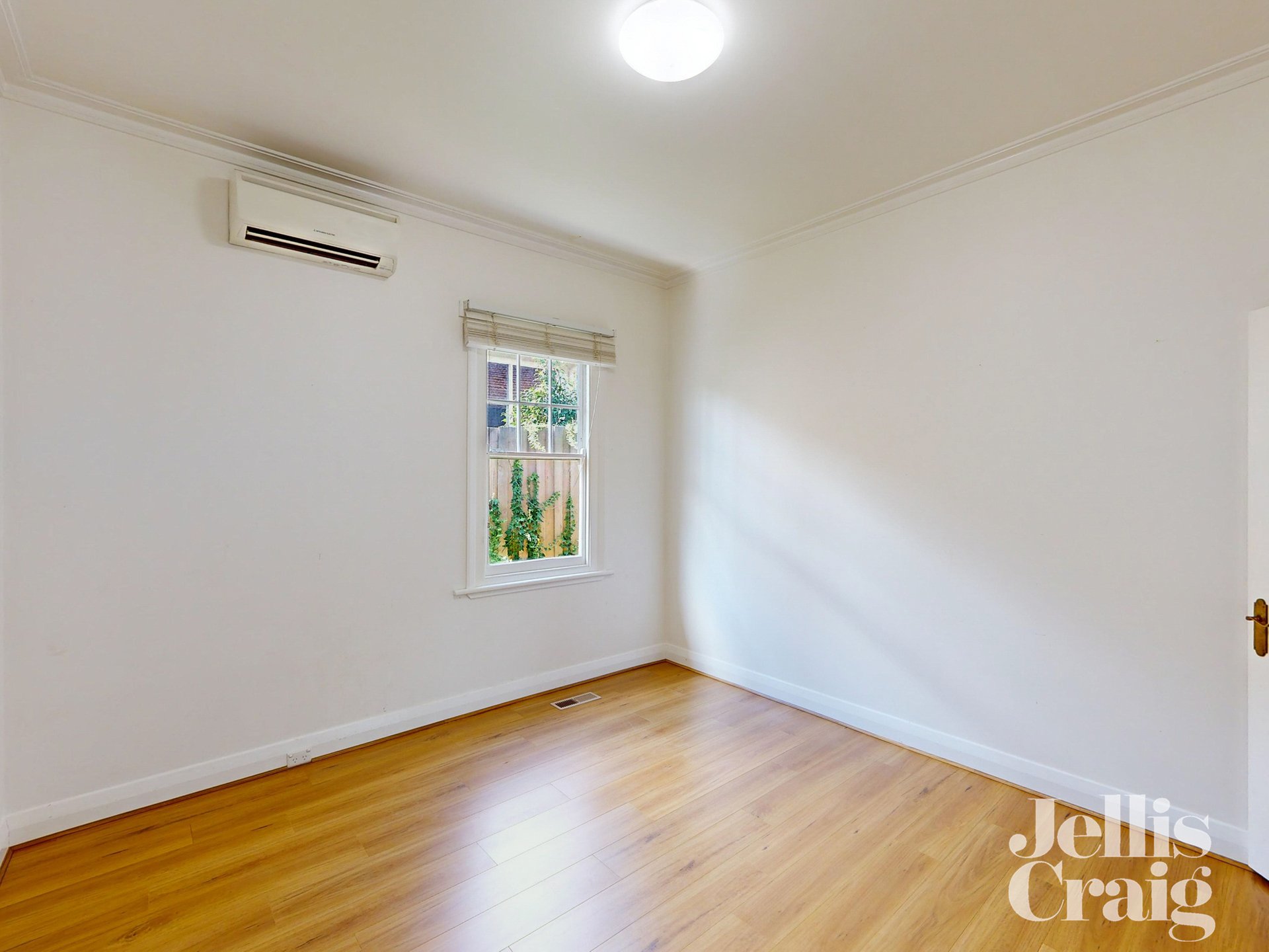 12 Lincoln Street, Glen Iris image 6