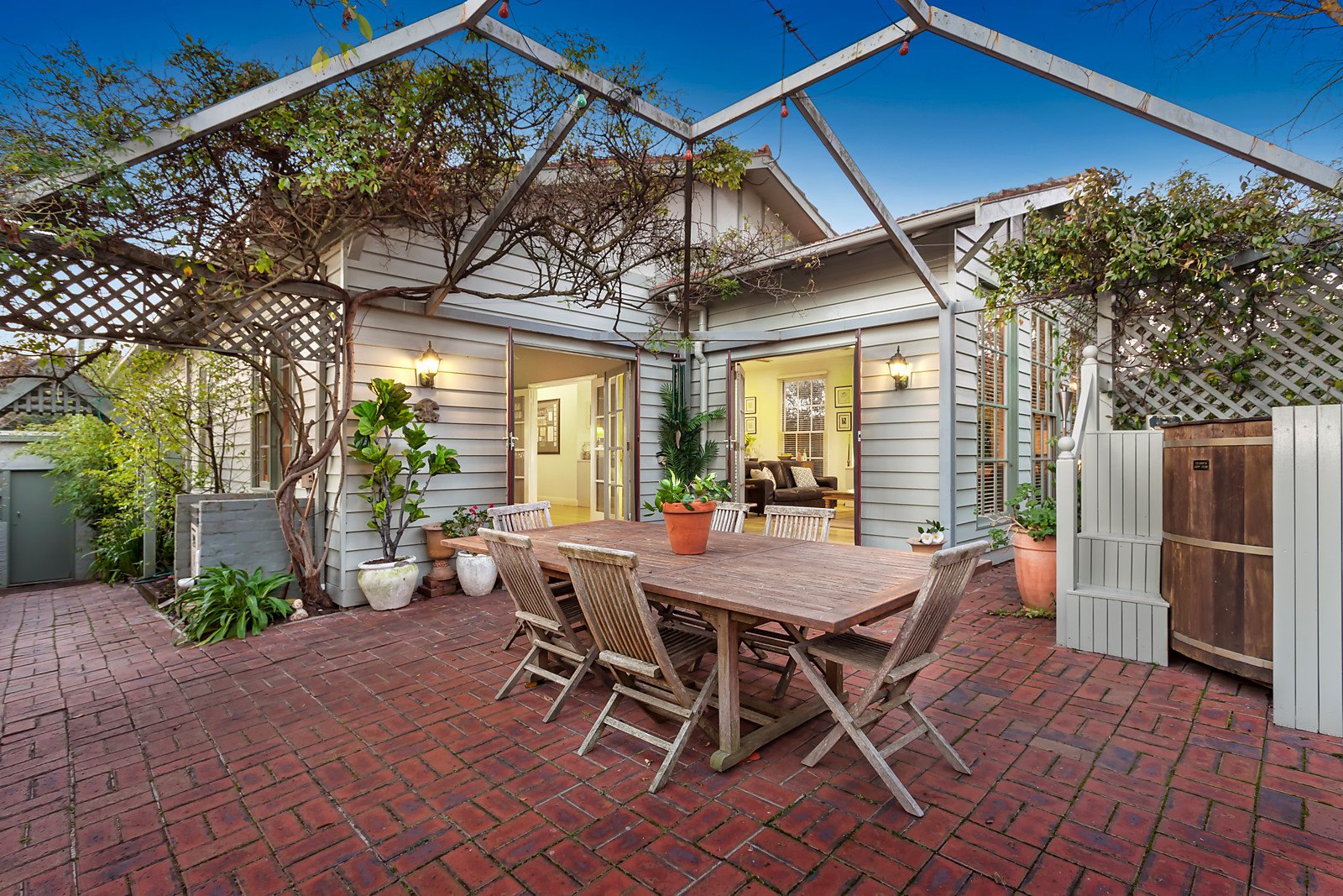 12 Lincoln Street, Glen Iris image 2