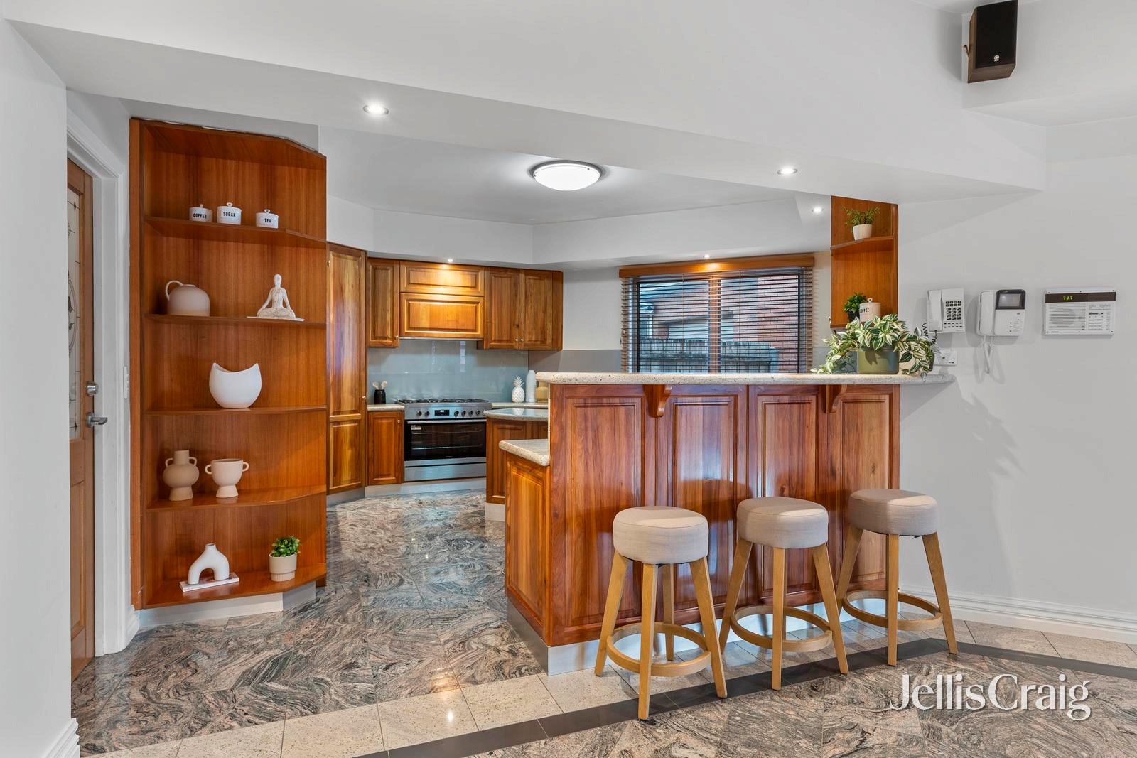 12 Little Street, Glen Waverley image 7