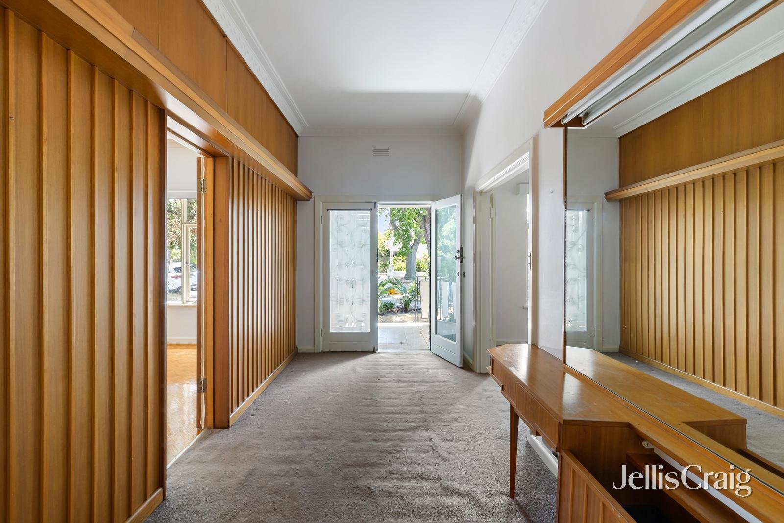 12 Los Angeles Court, Ripponlea image 2