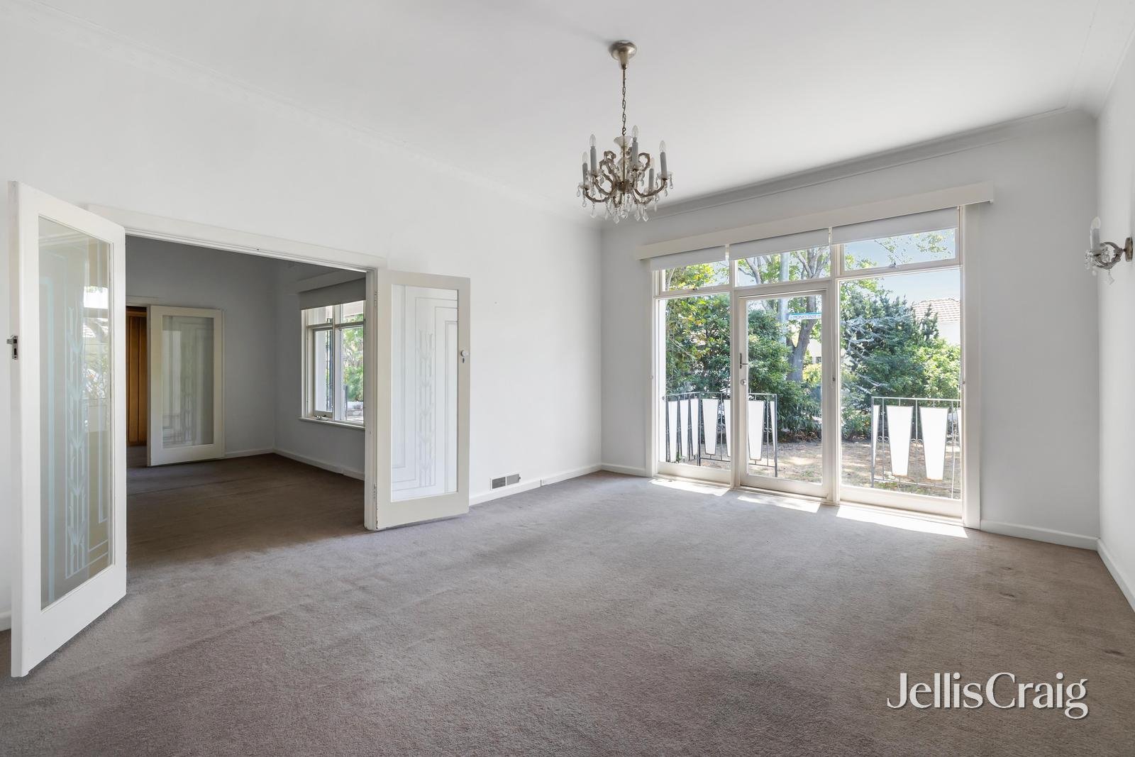 12 Los Angeles Court, Ripponlea image 5