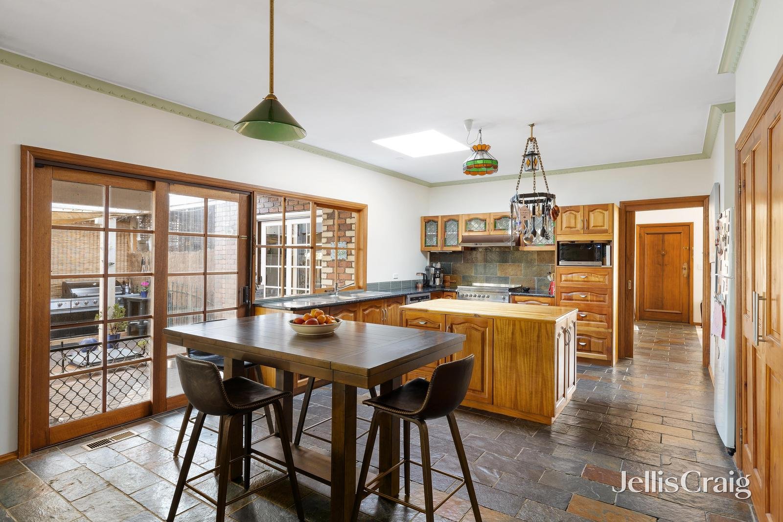 12 Lotus Court, Diamond Creek image 2