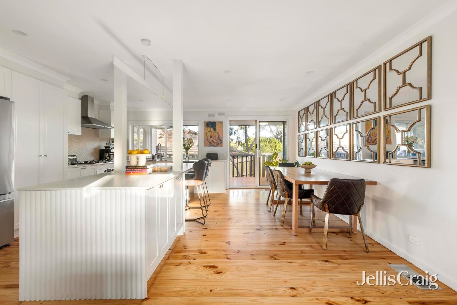 12 Lowan Avenue, Yallambie image 2