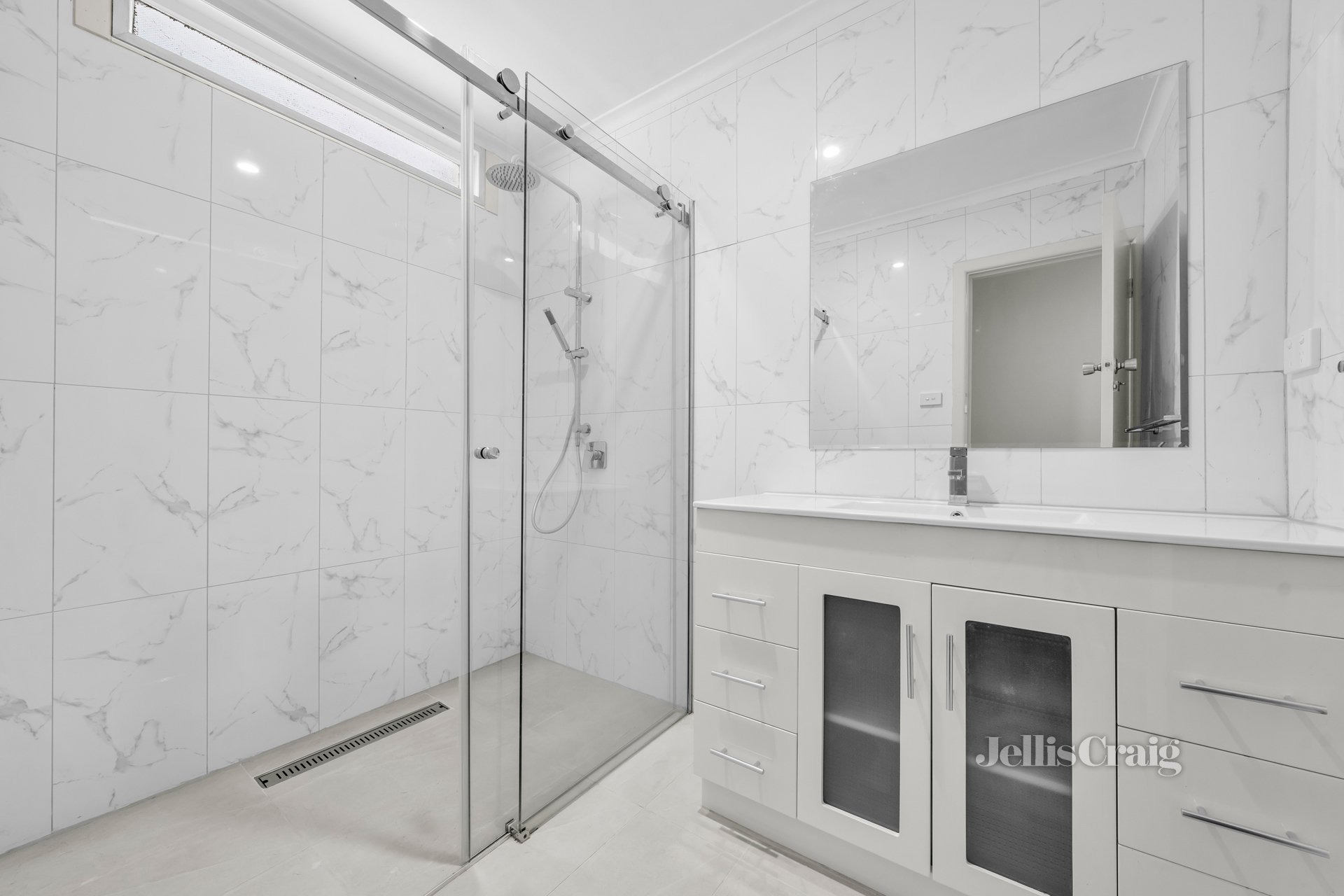 12 Lowen Road, Glen Waverley image 6