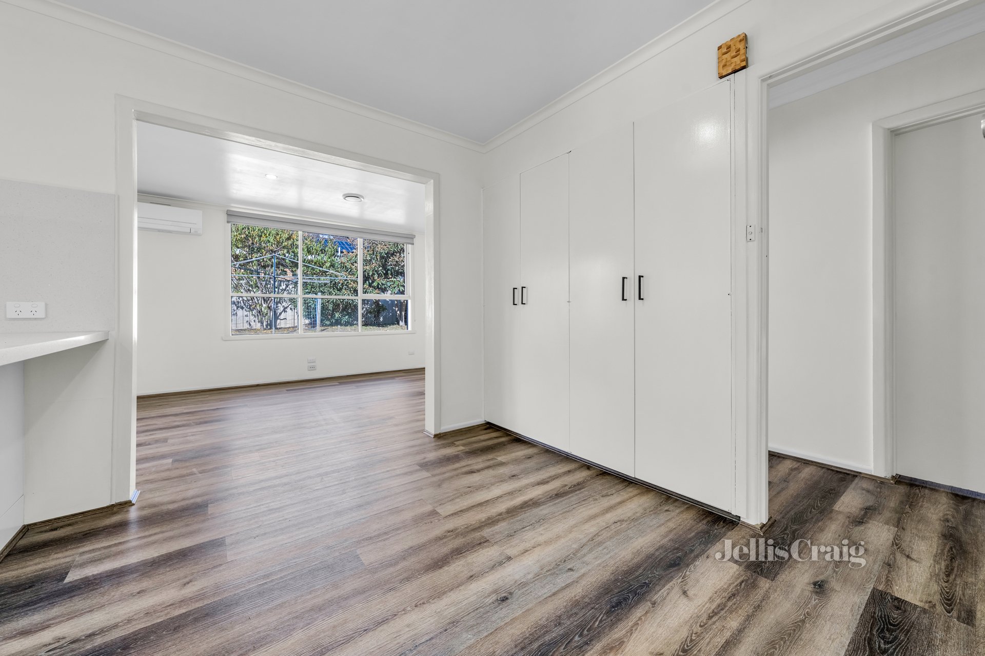 12 Lowen Road, Glen Waverley image 4